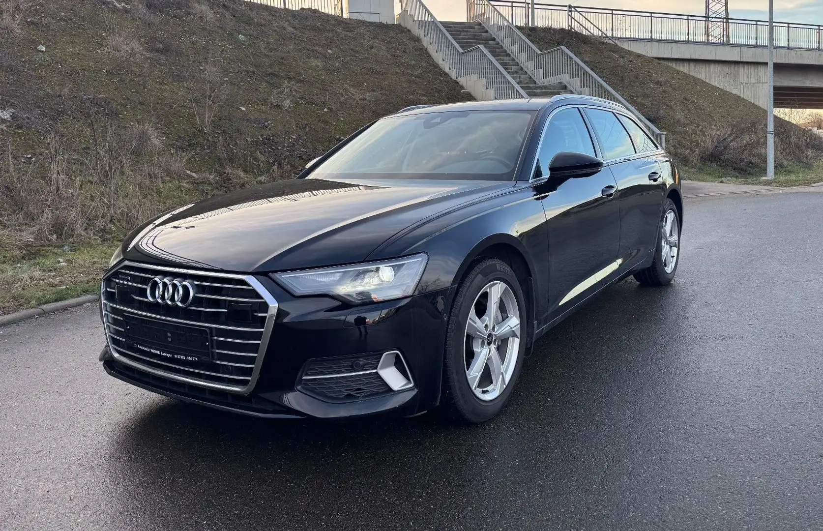 Audi A6 Avant 40 TDI Quattro Sport ACC+ SHZ Navi AHK Schwarz - 1