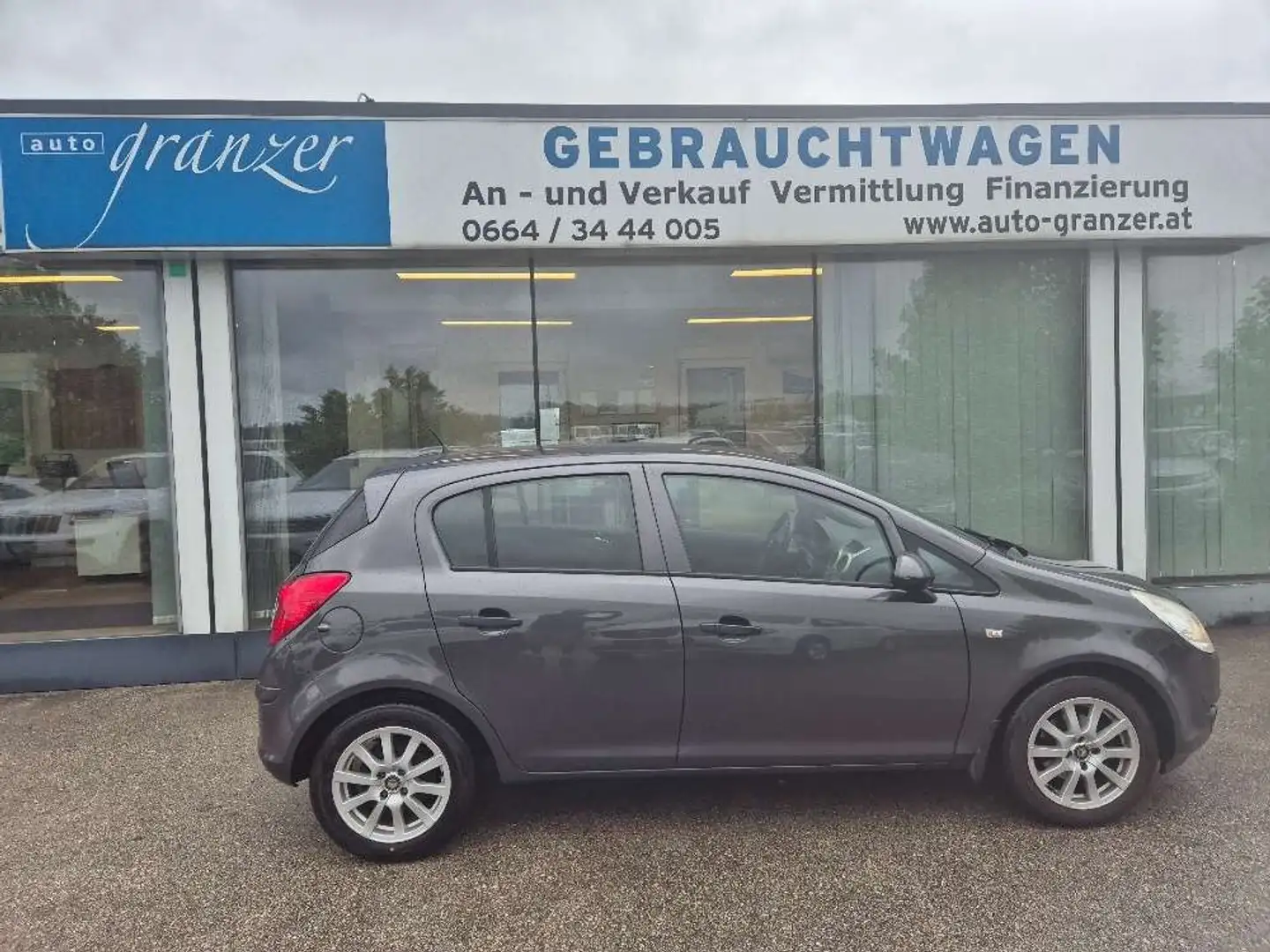 Opel Corsa 1,2 Grau - 1