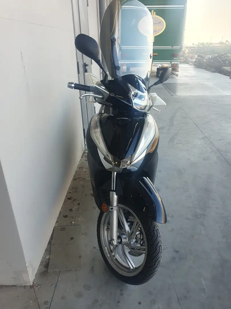 Honda SH 300 300i abs crna - 2