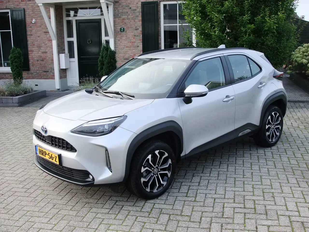 Toyota Yaris Cross 1.5 Hybrid Dynamic , Camera , HUD, Led , Keyless g — photo 1 of 33