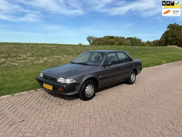 Toyota Carina II 1.6 XLi TC 16V Sedan Automaat Radio / CD Youngt