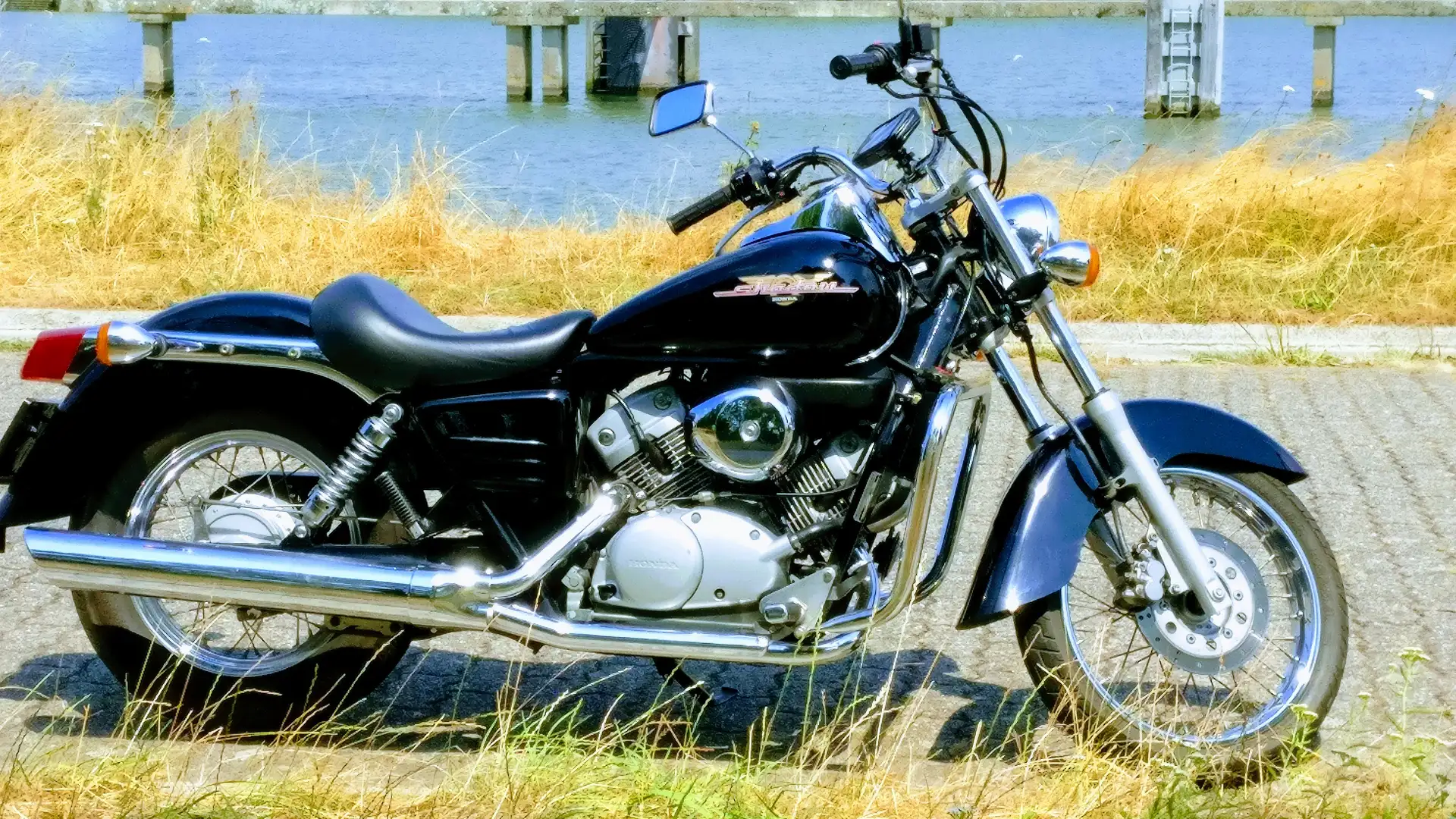 Honda Shadow 125 Noir - 1