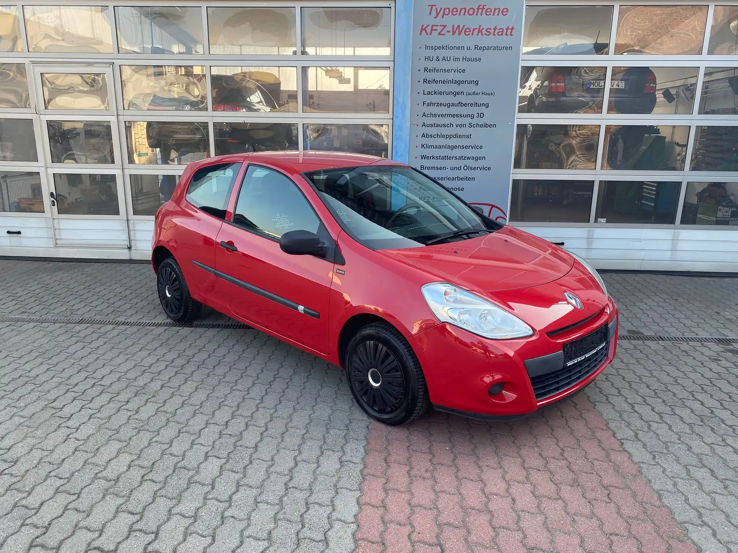Renault Clio 1.2 , Allwetterreifen, HU/AU neu Rosso - 1