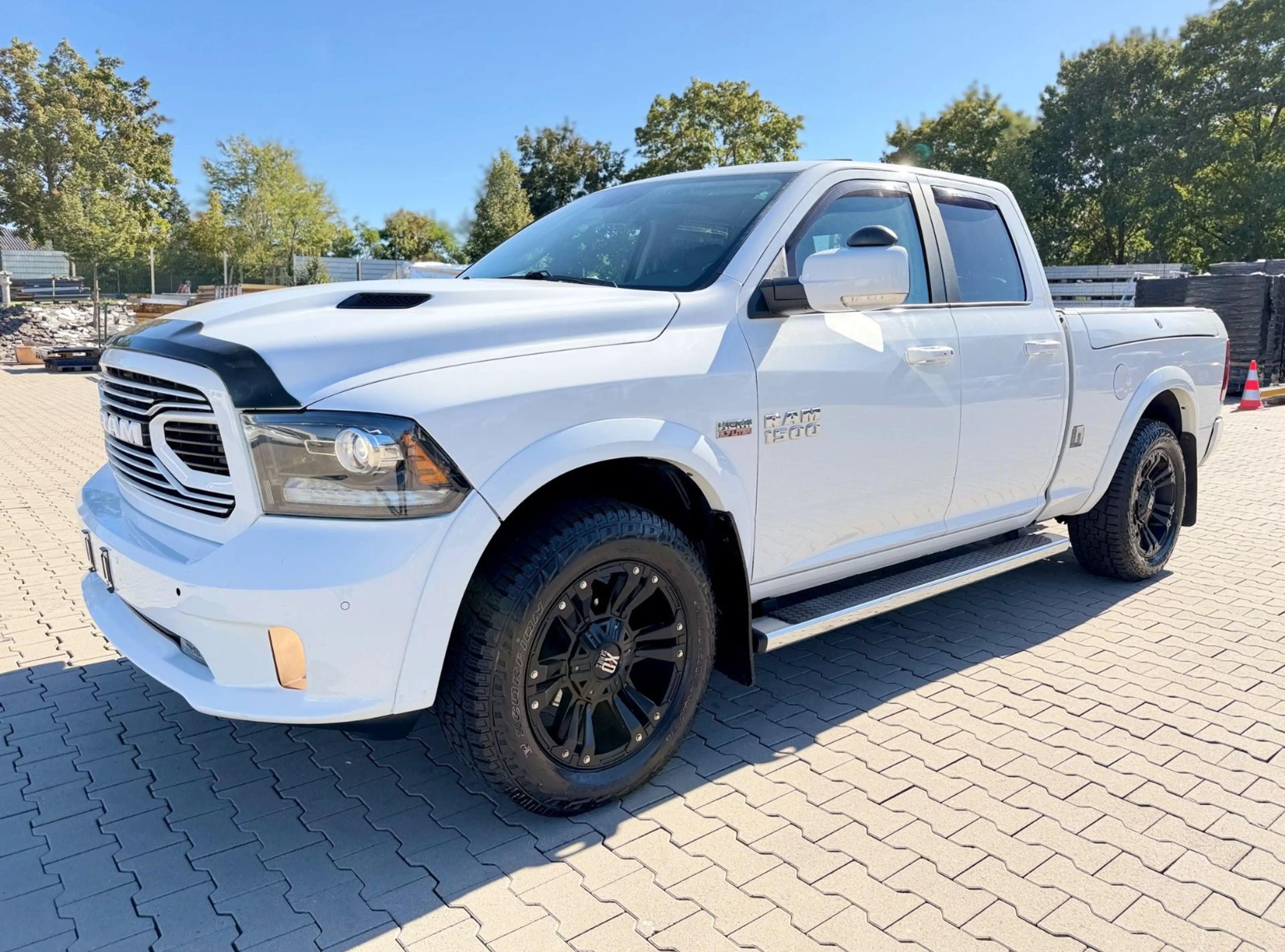 Dodge RAM Larami Sport 5,7 LPG 4x4 Rambox LongB Tausch — photo 2