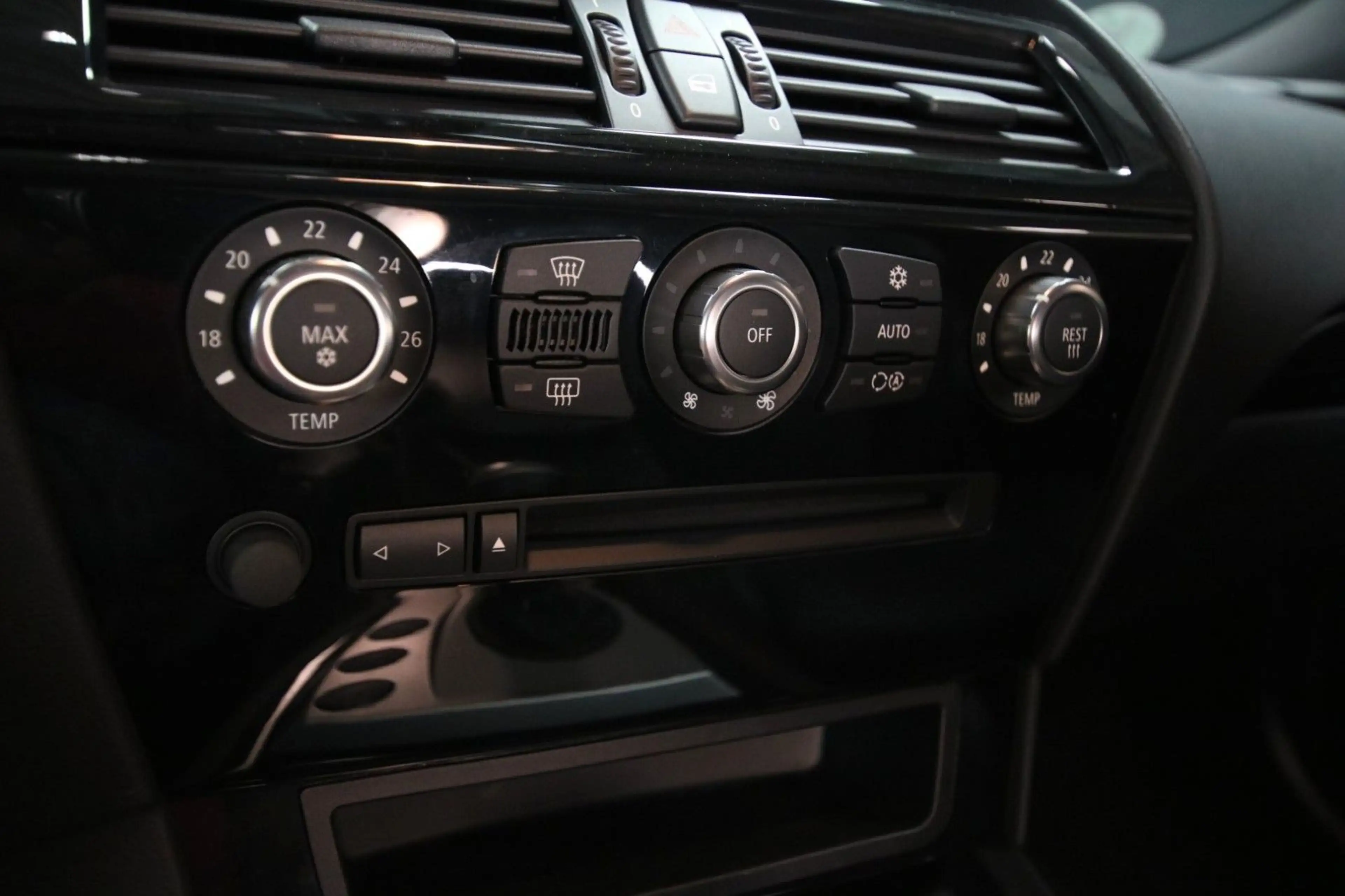 BMW M6 V10 Coupe — photo 23