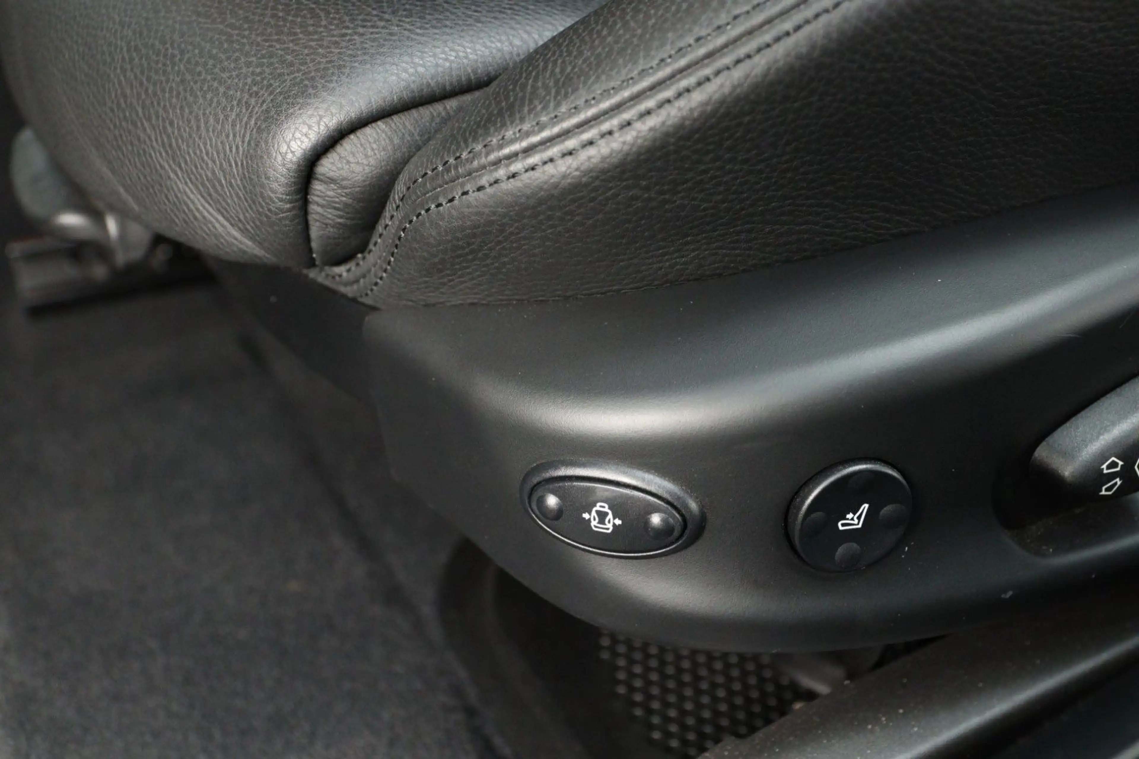 BMW M6 V10 Coupe — photo 14