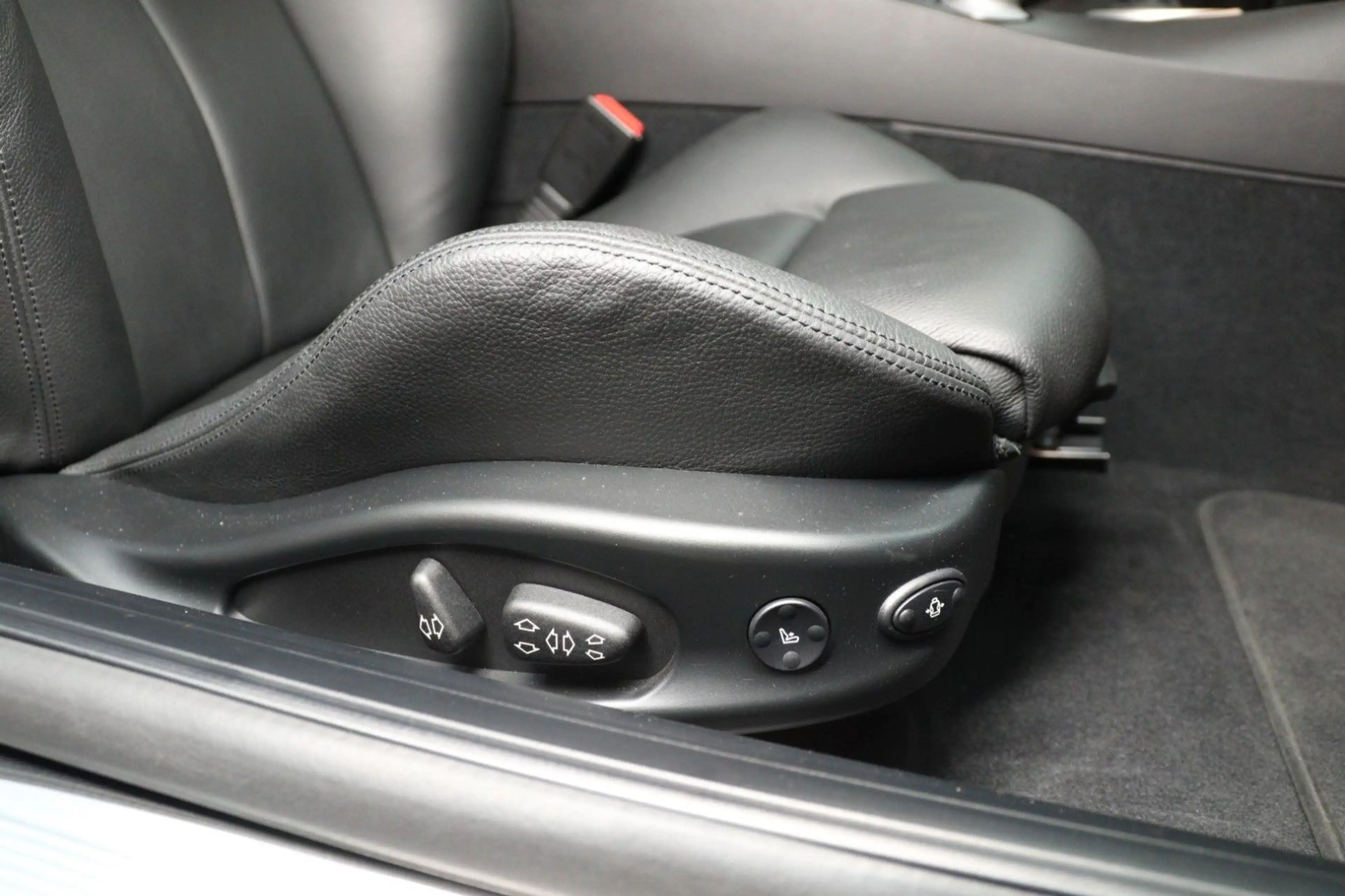 BMW M6 V10 Coupe — photo 31