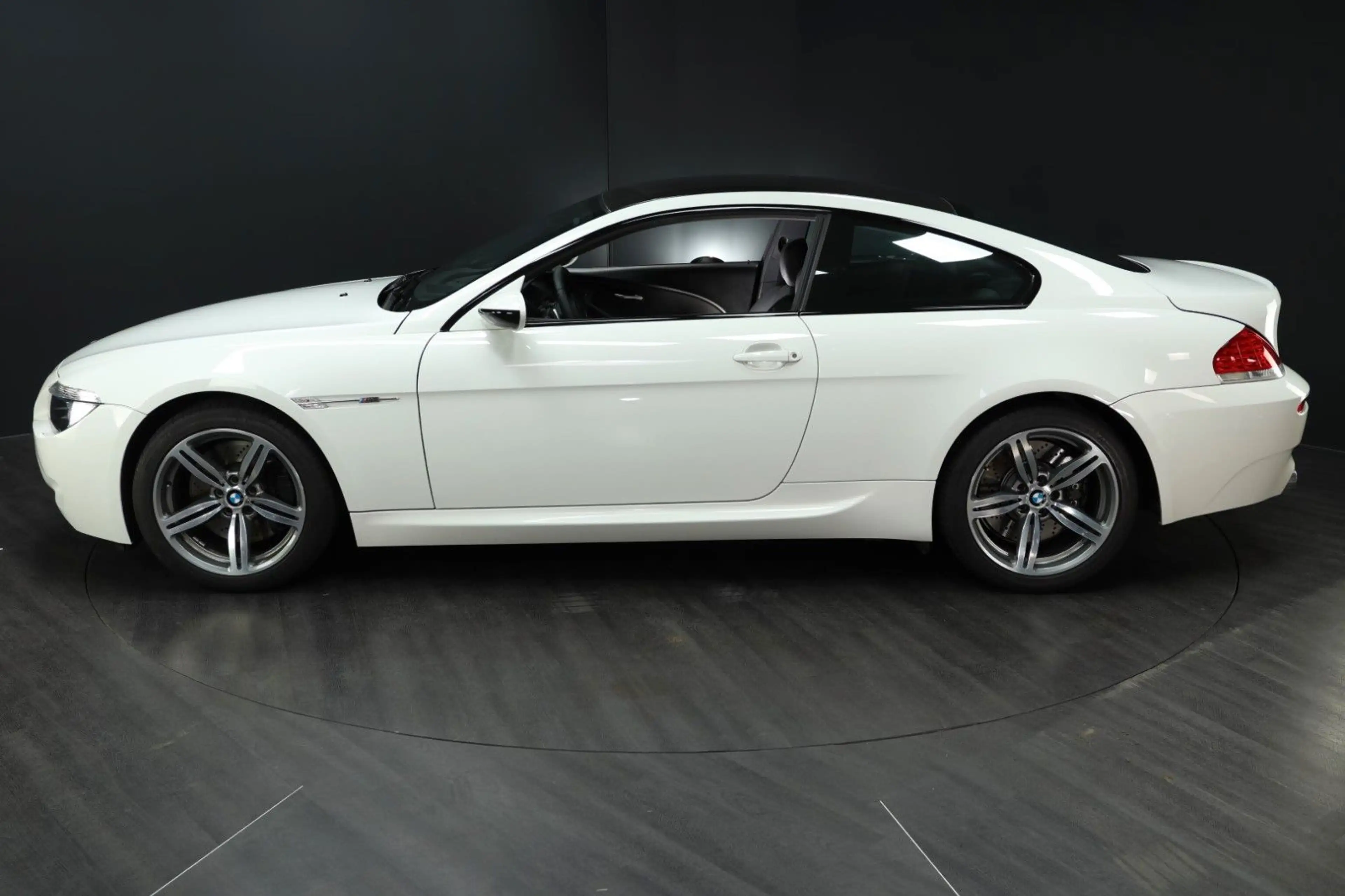 BMW M6 V10 Coupe — photo 3
