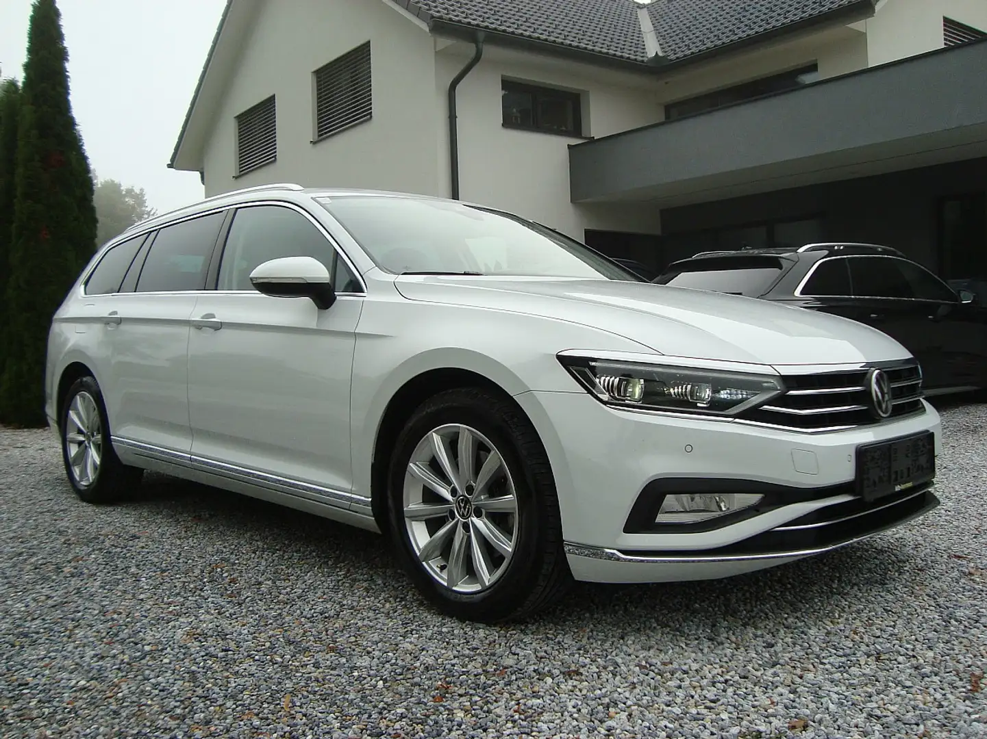 Volkswagen Passat Variant Elegance DSG IQ-Matrix AHV 1-Hand !! Blanc - 1