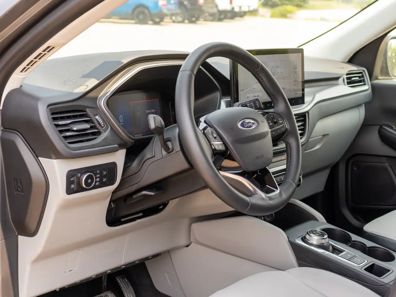 Ford Escape снимка Ford Escape