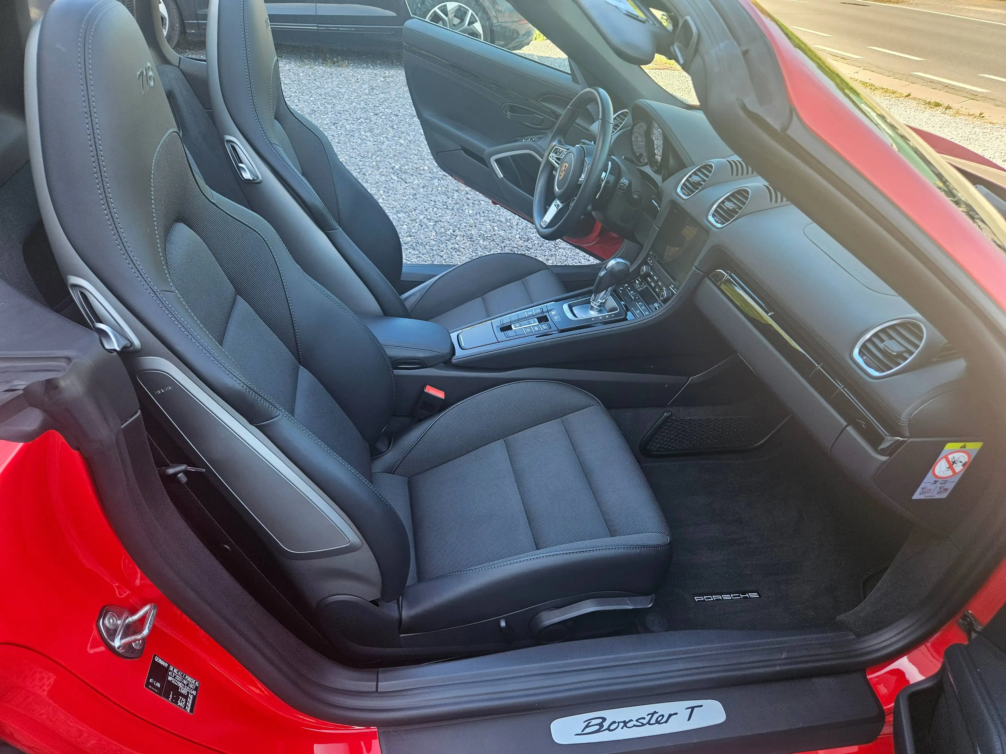 Porsche 718 718 Boxster T 2.0 Turbo PDK — photo 11