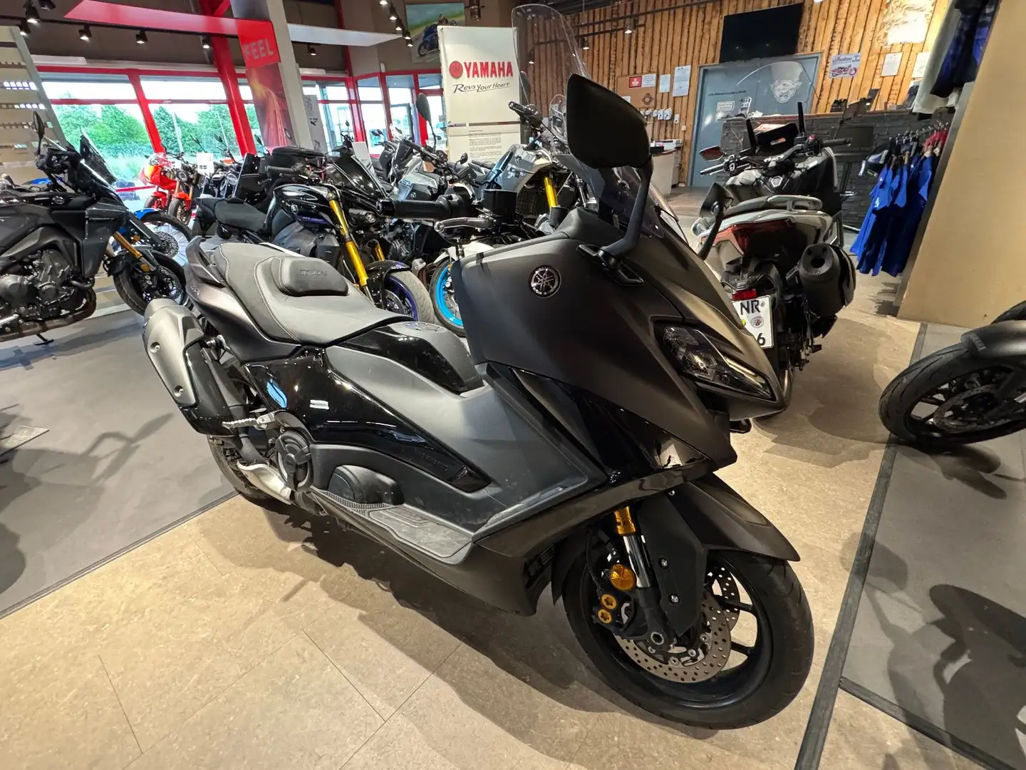 Yamaha TMAX 560 Tech Max Violet - 2