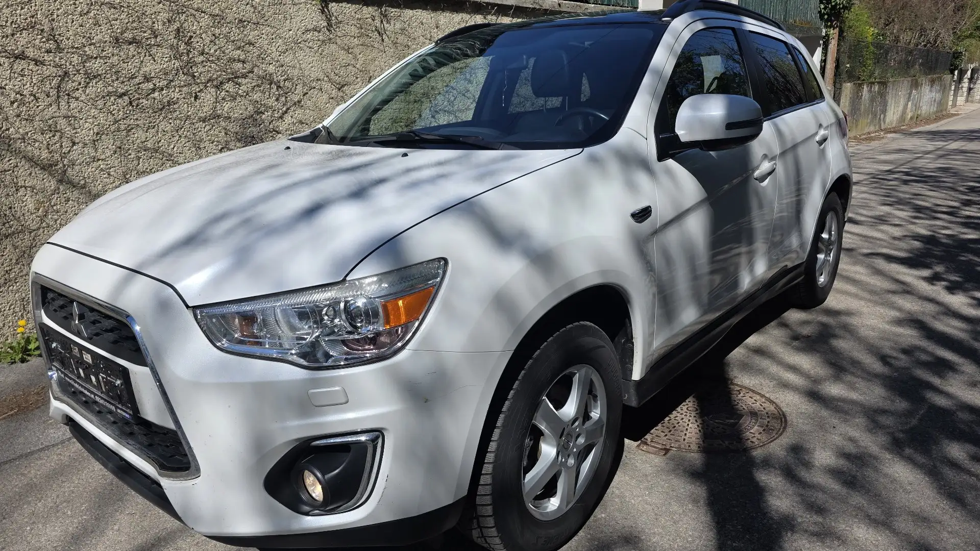 Mitsubishi ASX 2,2  DI-D AT 4WD INSTYLE Weiß - 1