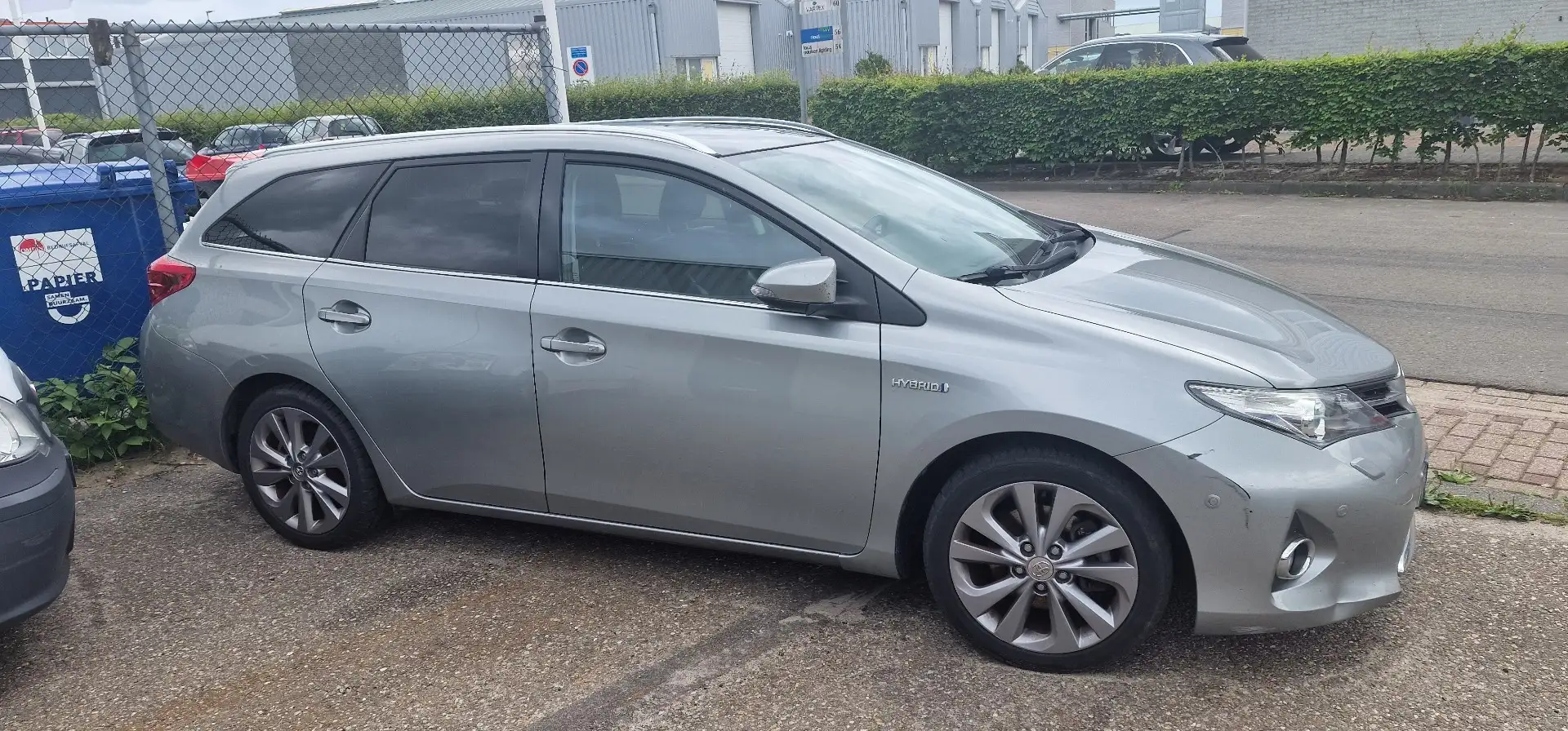 Toyota Auris 1.8 Hybr. Lease Pro Сірий - 1