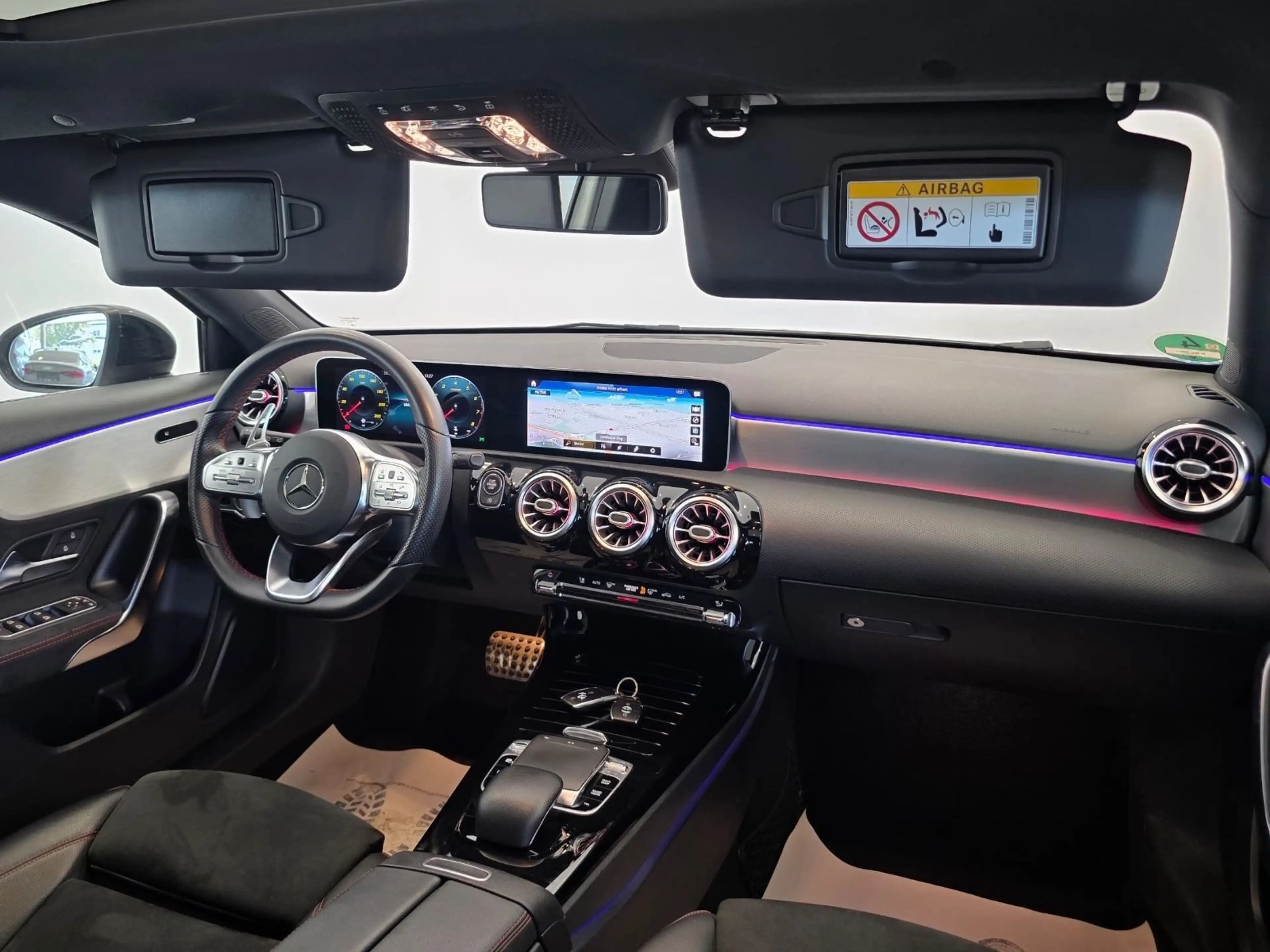 Mercedes-Benz A 200 AMG-Line|PANO|MBUX|AMBIENTE| — photo 2