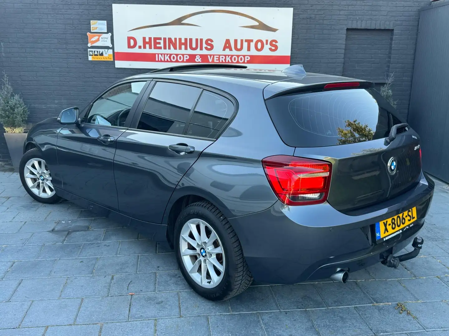 BMW 116 1-serie 116i High Executive Xenon|Schuifdak|Stoel Grijs - 2