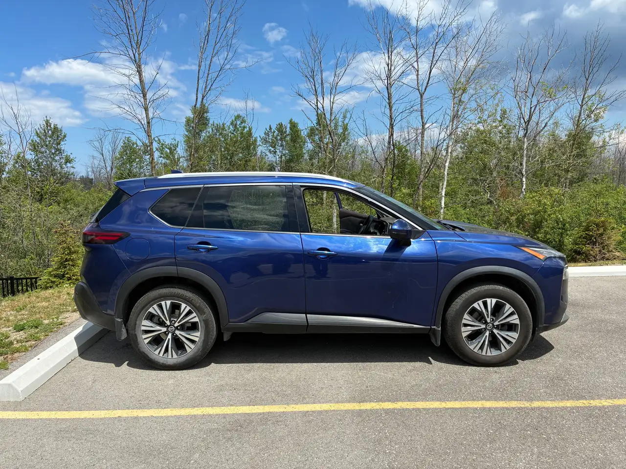 Nissan Rogue снимка Nissan Rogue
