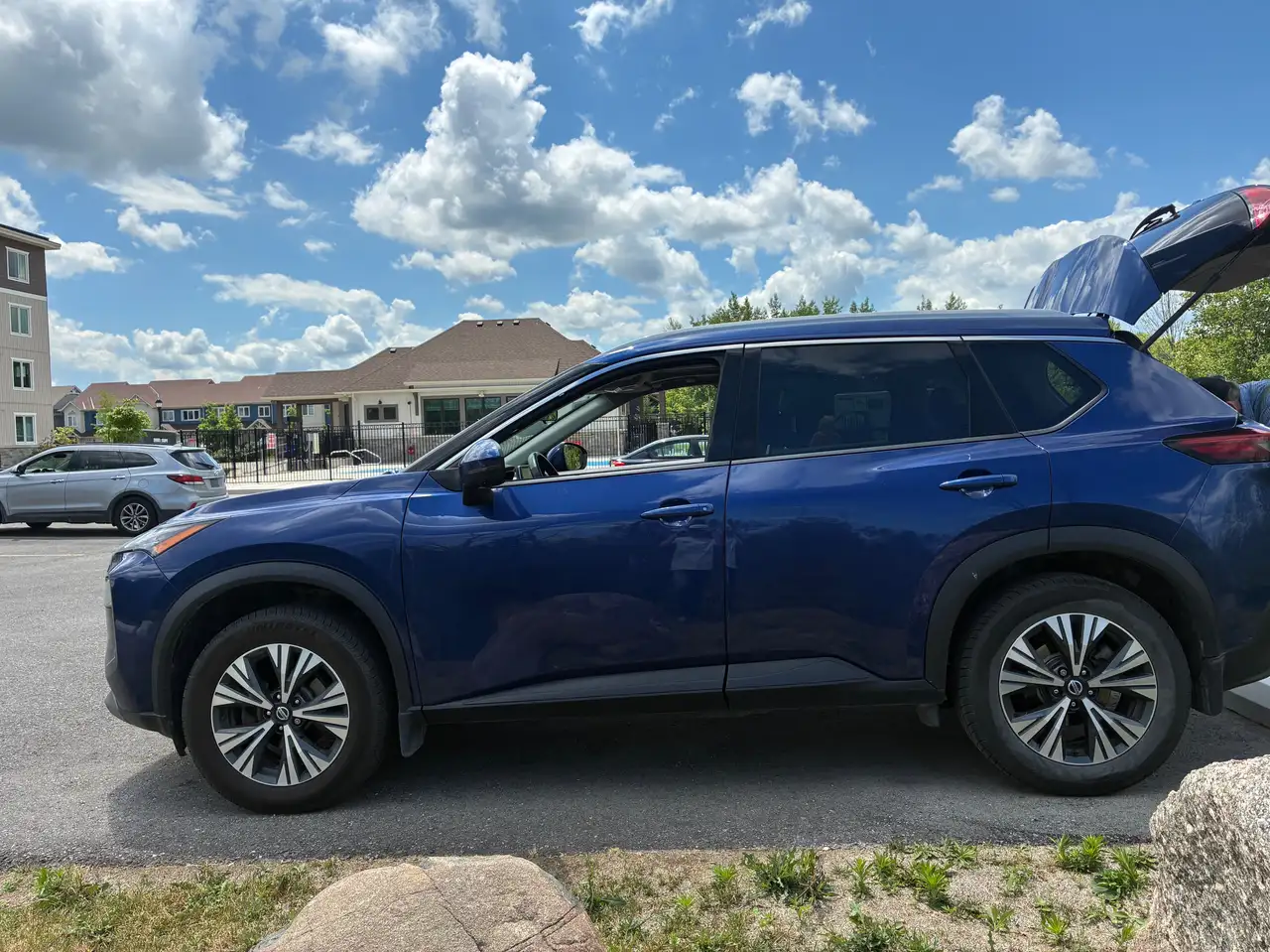 Nissan Rogue снимка Nissan Rogue