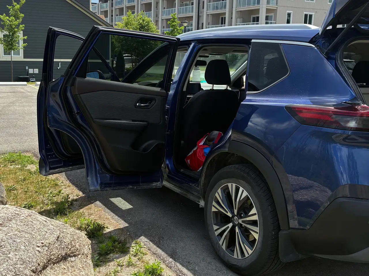 Nissan Rogue снимка Nissan Rogue