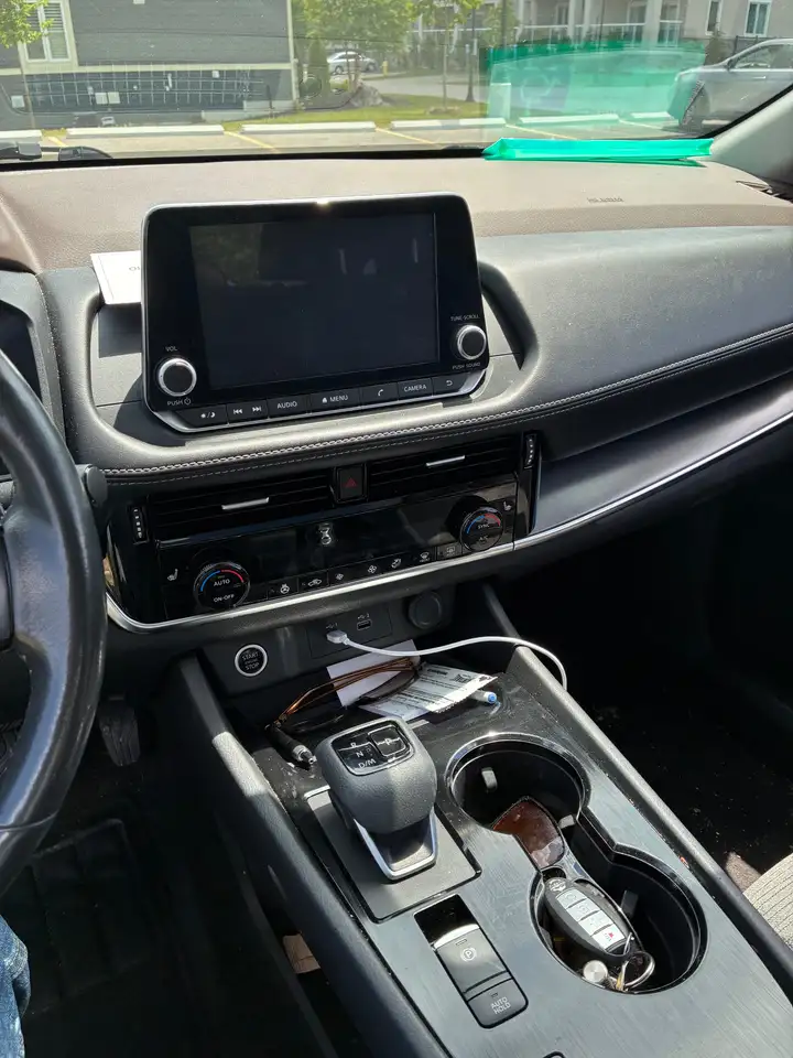 Nissan Rogue снимка Nissan Rogue