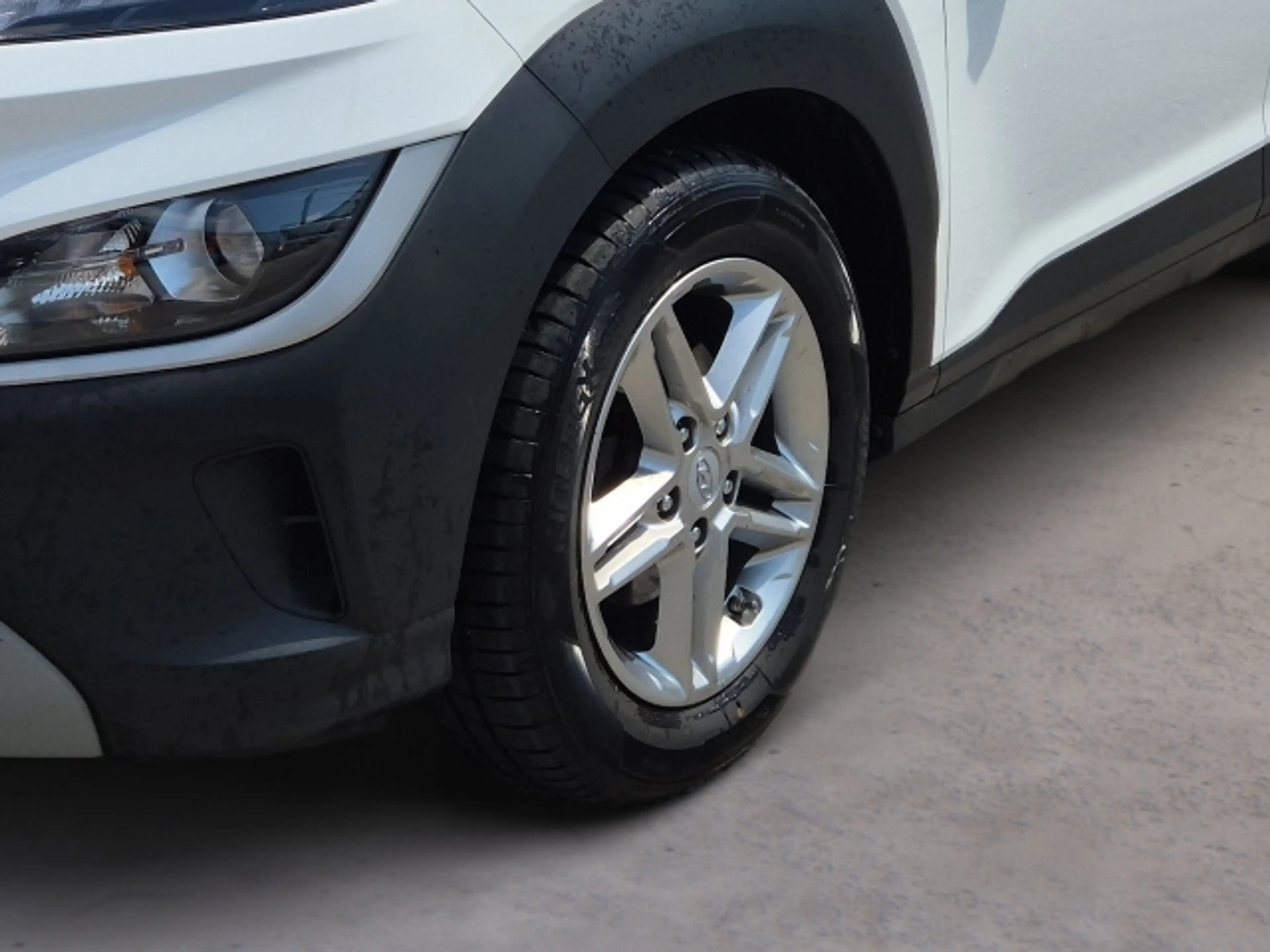 Hyundai KONA Kona 1,0 T-GDi 2WD Smart Line — photo 8