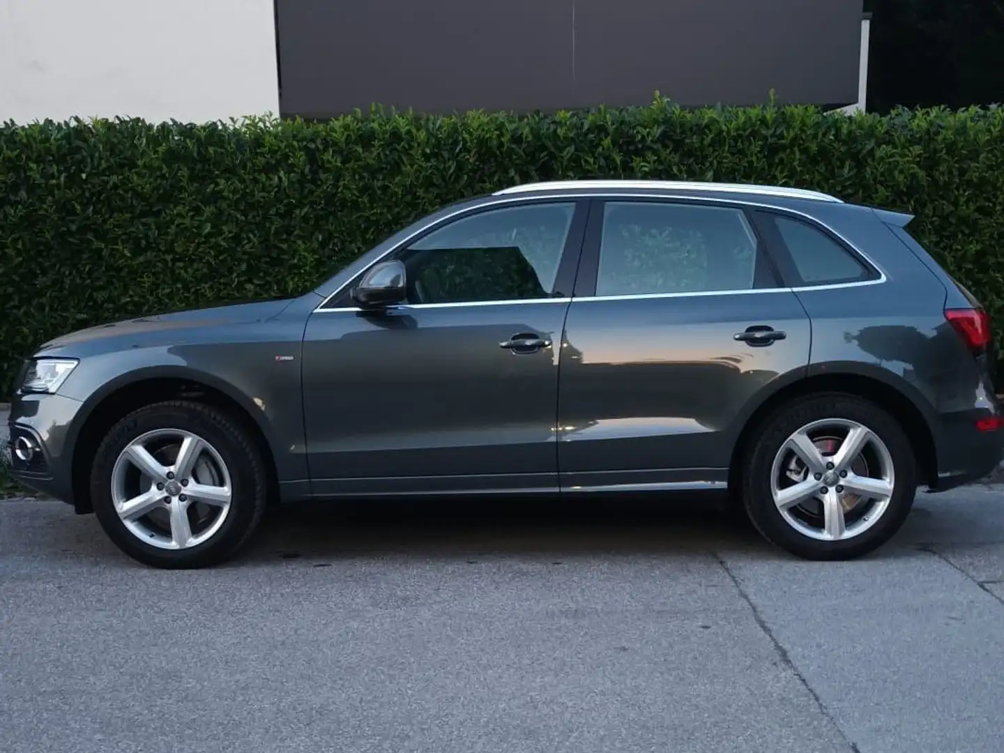 Audi Q5 Audi Q5 3.0 TDI 2x S-line Grau - 2