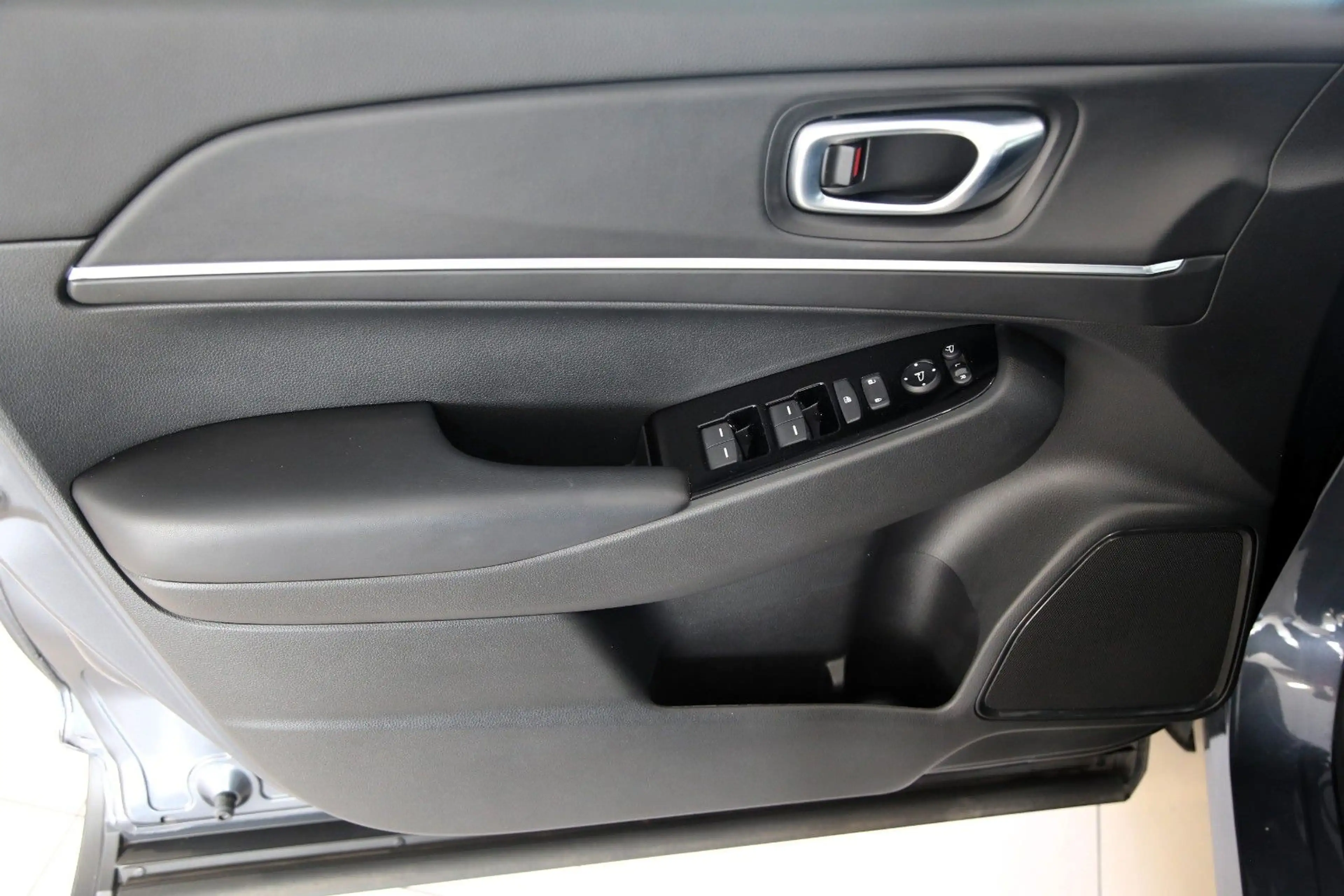 Honda HR-V Advance RFK LHZ elektr. Heckklappe Navi SHZ — photo 17