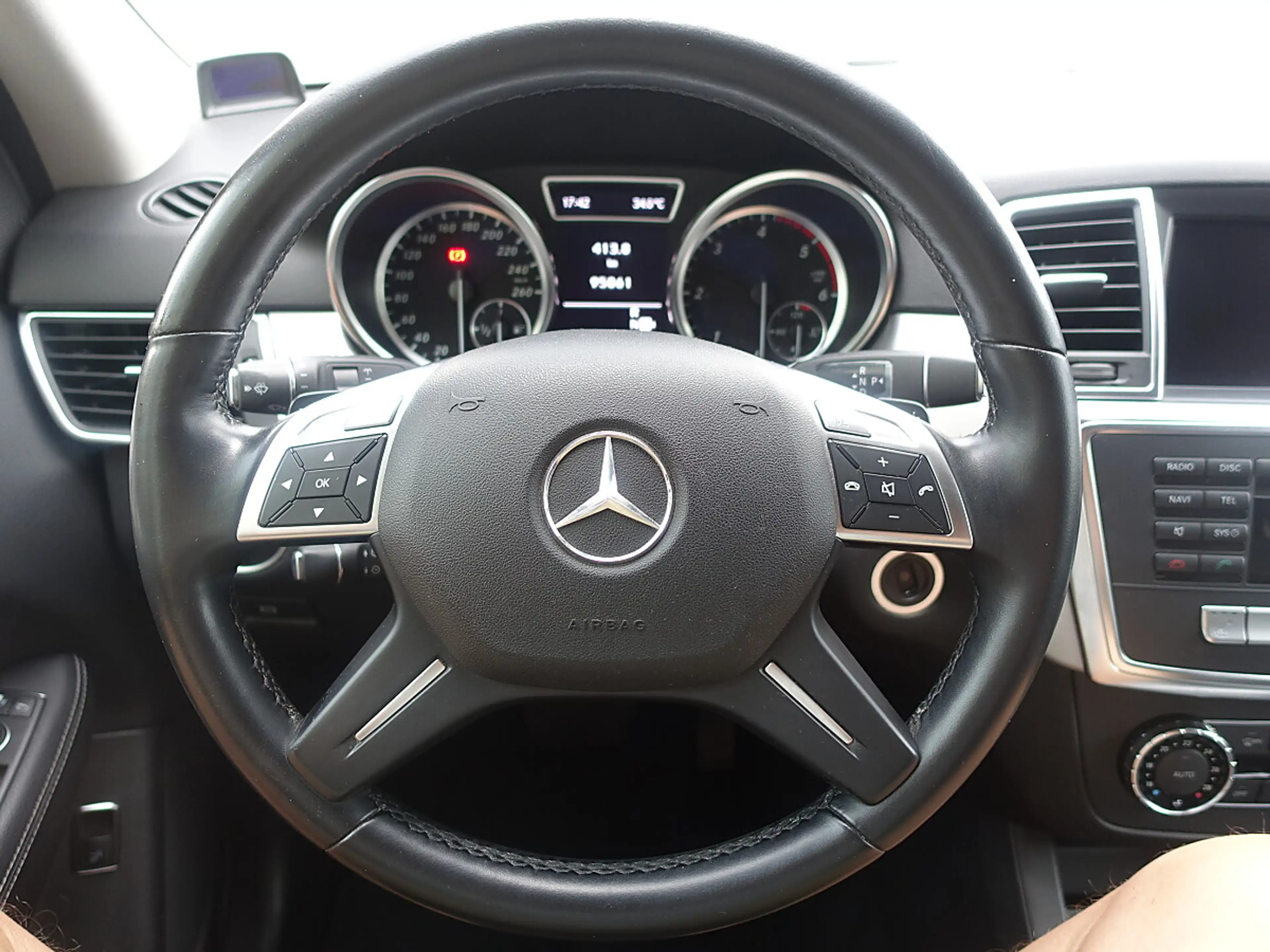 Mercedes-Benz ML 350 CDI DPF 4MATIC — photo 14