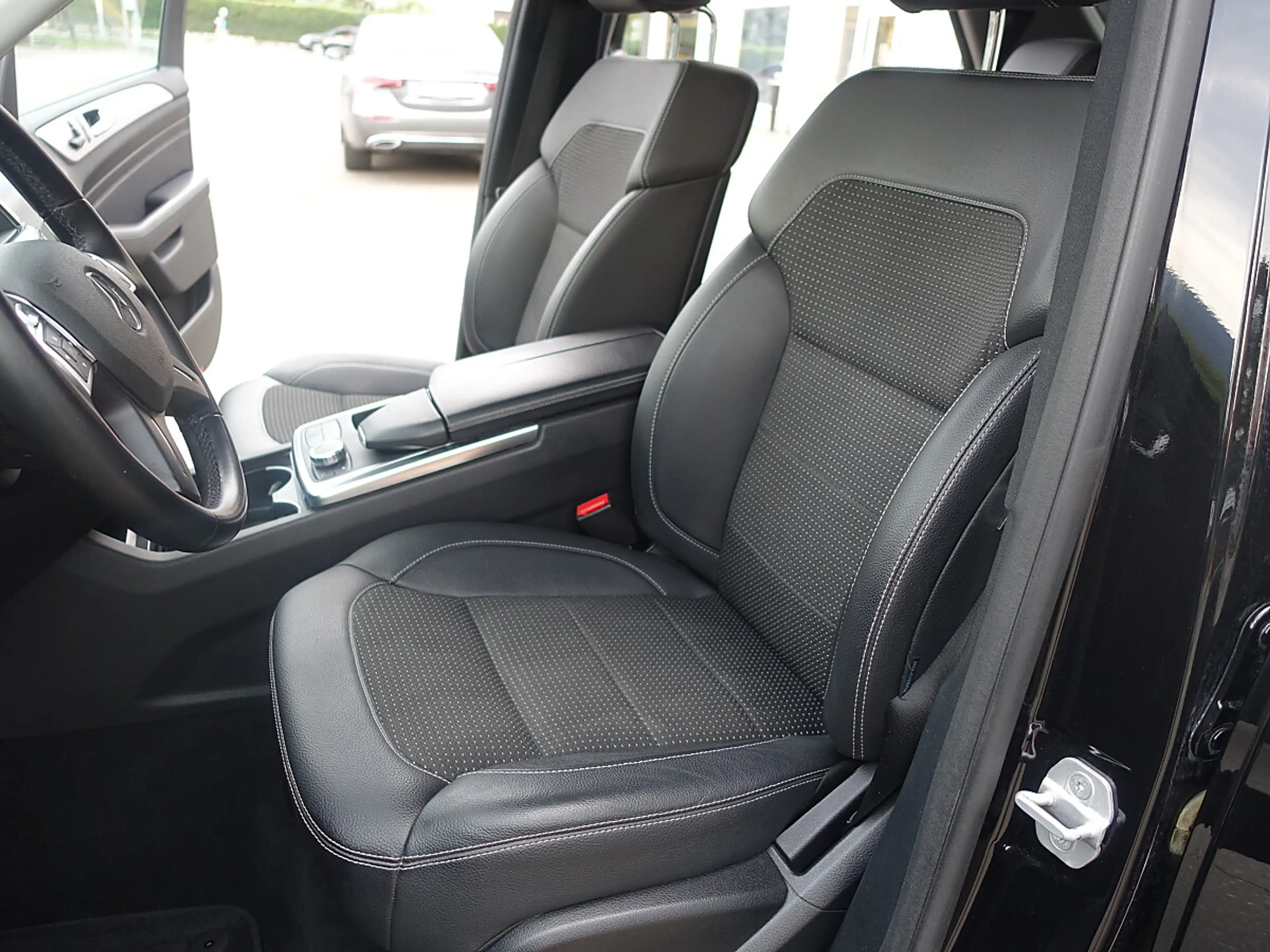 Mercedes-Benz ML 350 CDI DPF 4MATIC — photo 10
