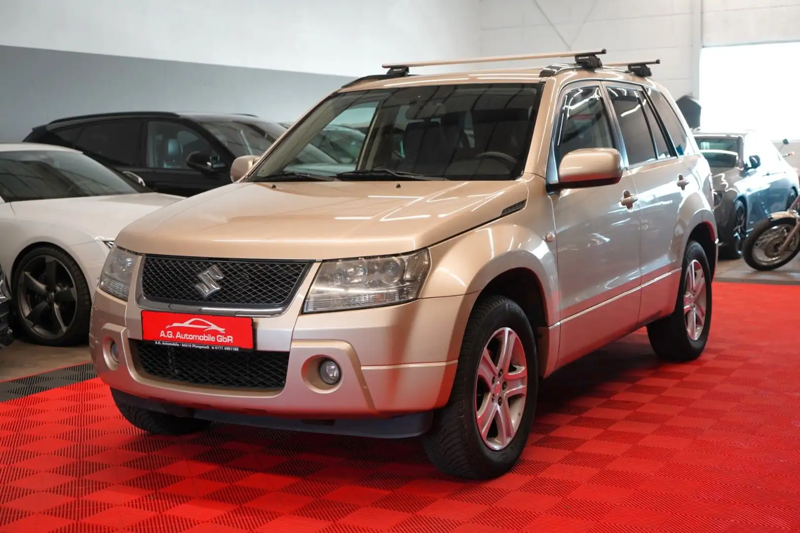 Suzuki Grand Vitara 2.0 4x4 Klimaaut*Keyless-Go*AHK* Gold - 1