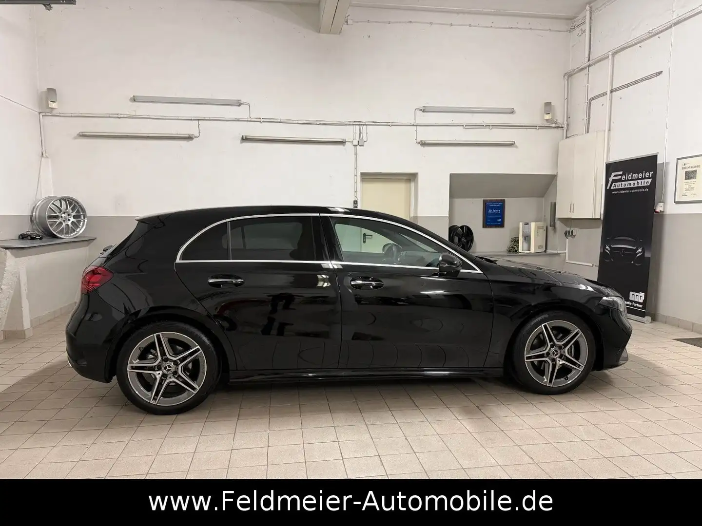 Mercedes-Benz A 180 AMG*Pano*KEYGO*Distro*Totw*LED*360°*AHK Schwarz - 2