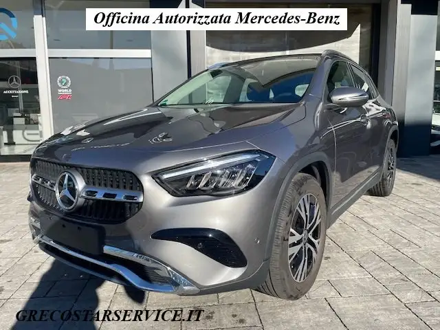 Mercedes-Benz GLA 180 Progressive Advanced Automatic CAR-PLAY