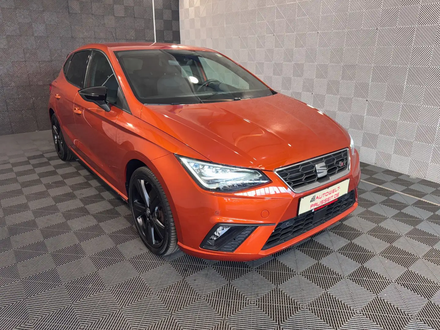 SEAT Ibiza FR*BLACK EDITION*TEMPO-LED-TOUCH-KLIMA-17" Orange - 1