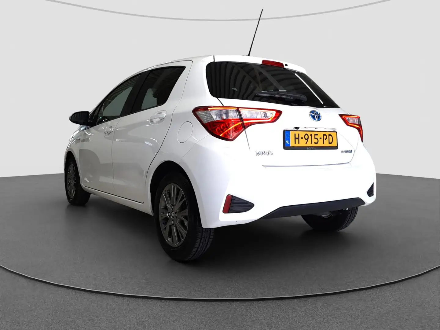 Toyota Yaris 1.5 Hybrid Dynamic | Navigatie | Camera | LM Velge Wit - 2