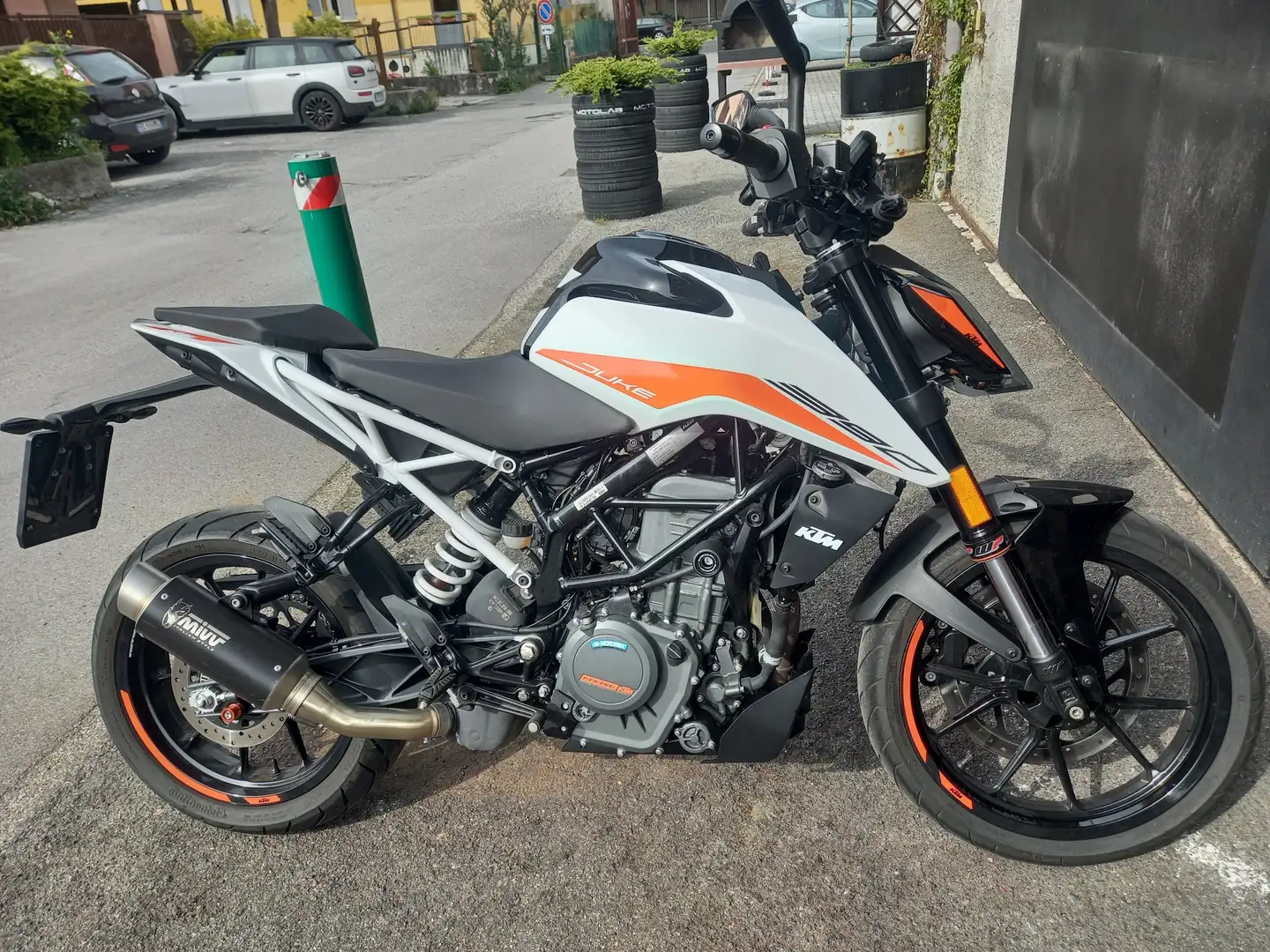 KTM 390 Duke Orange - 1