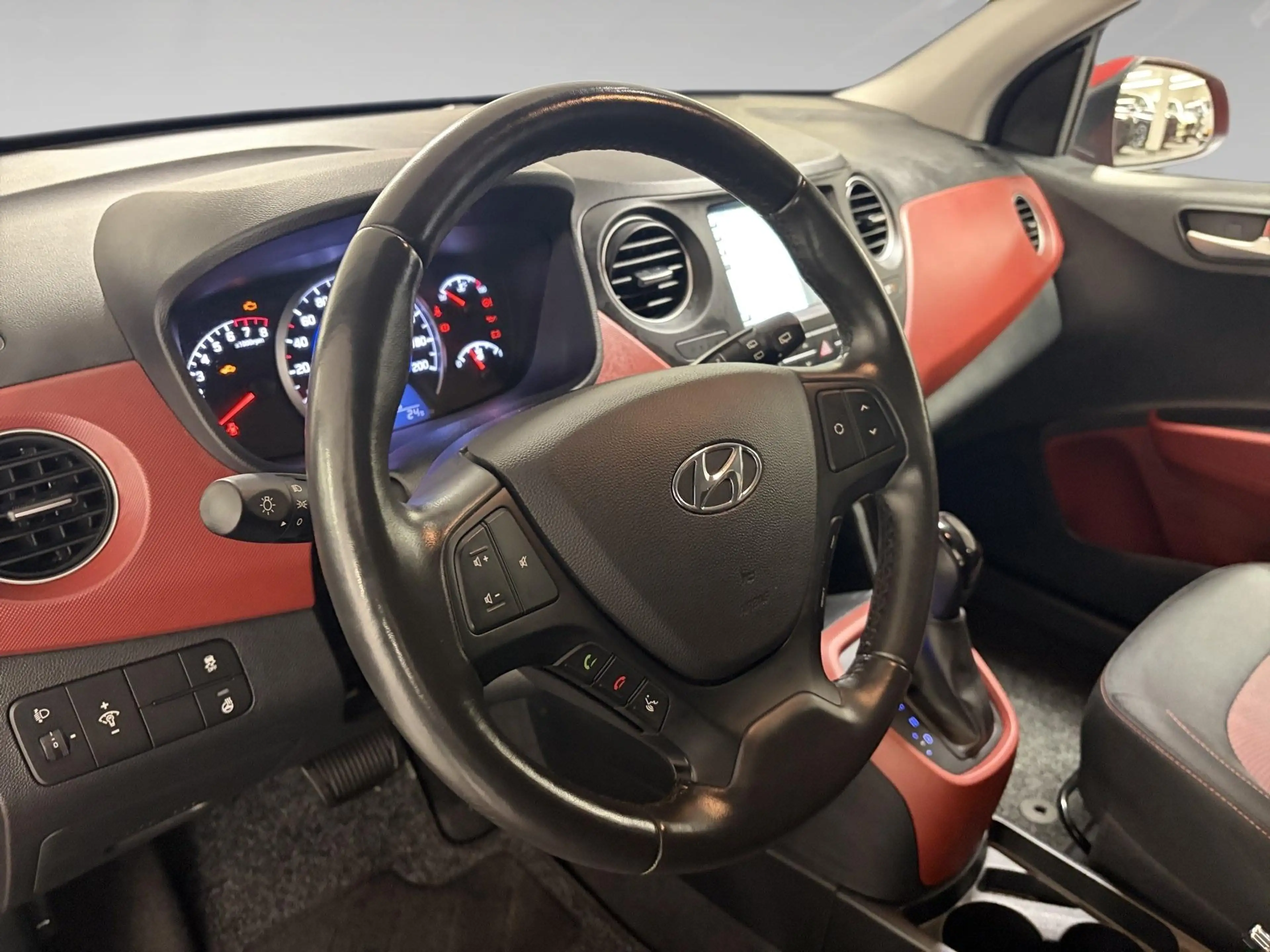 Hyundai i10 1.0 Aut. Sky — photo 5