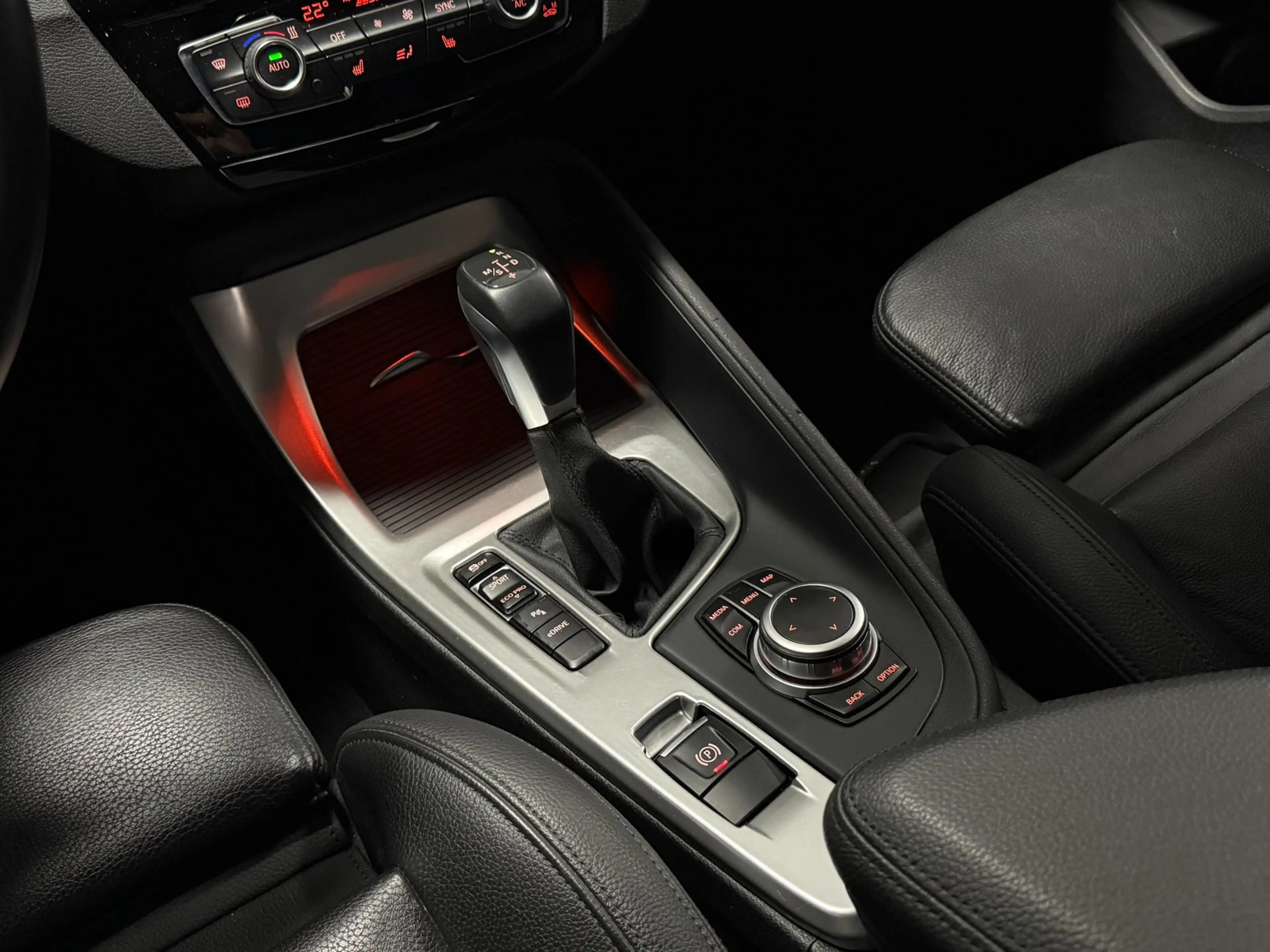 BMW X1 XDrive25e|TREKHAAK|PDC|CAMERA|KEYLESS|LEDER|ACC|ST — photo 15