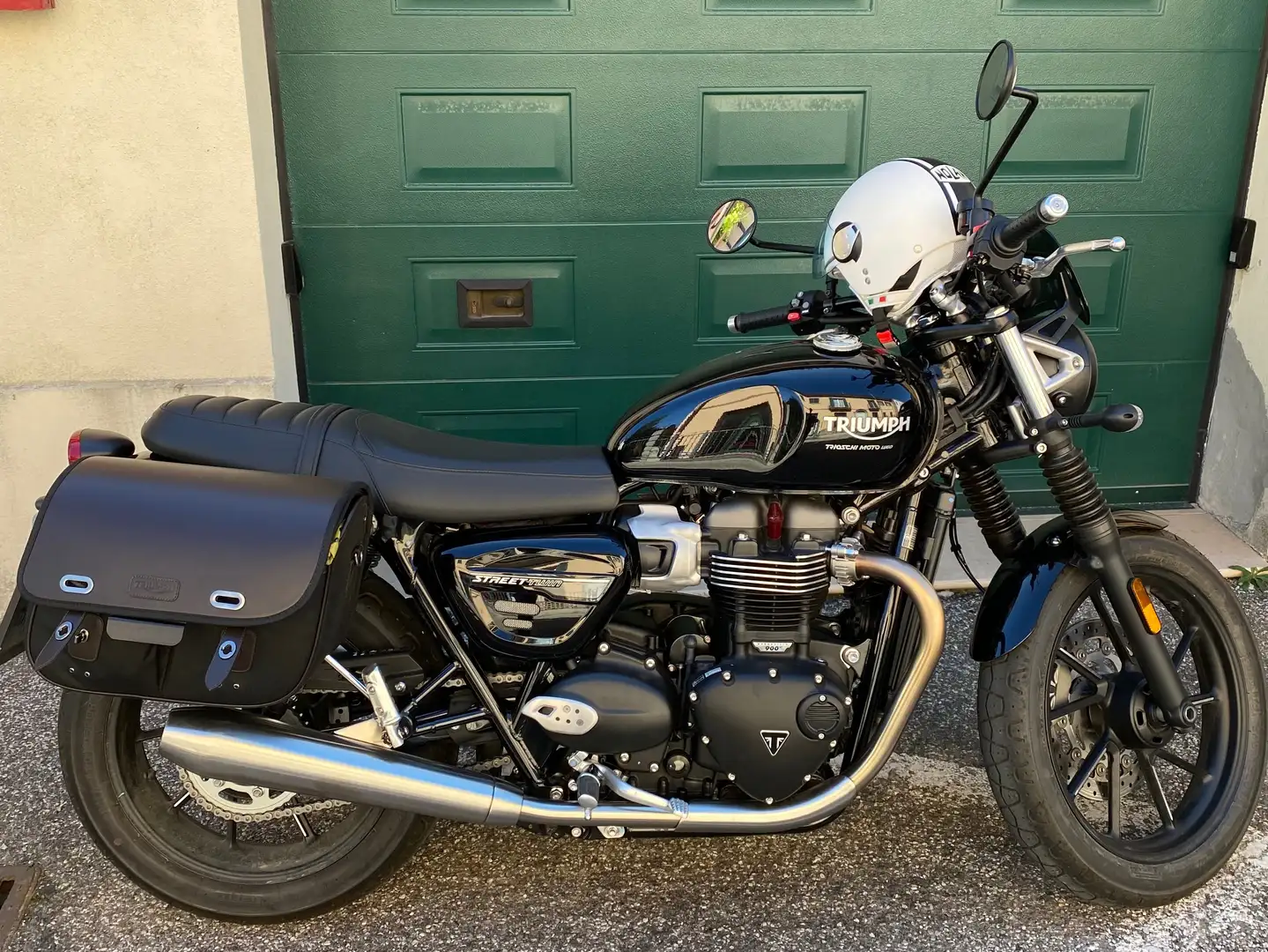 Triumph Street Twin 900 Negru - 2
