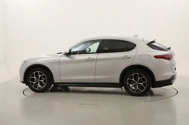 Alfa Romeo Stelvio view 2