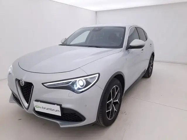 Alfa Romeo Stelvio view 9
