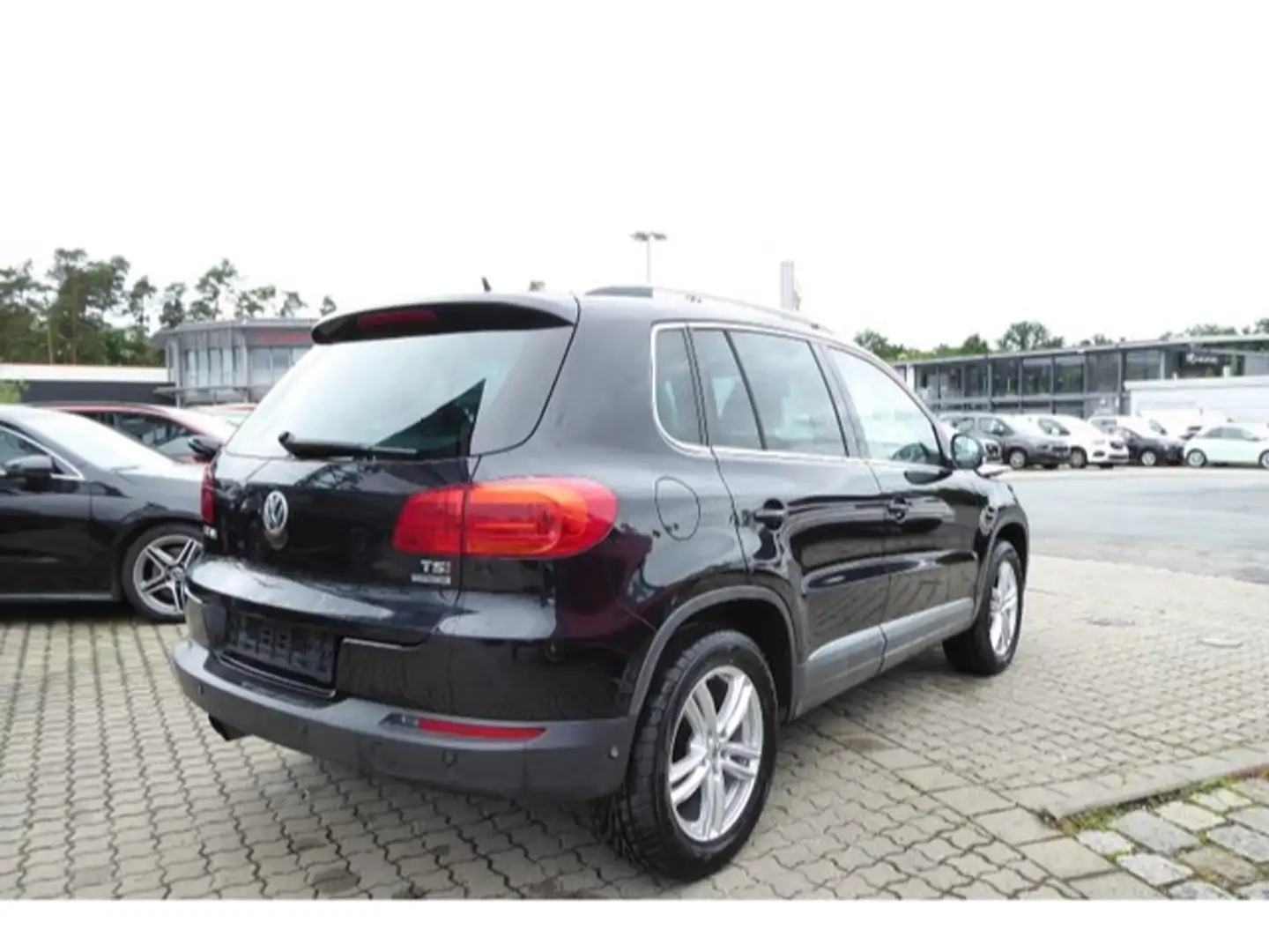 Volkswagen Tiguan Sport & Style BMT Panoramadach Schwarz - 2