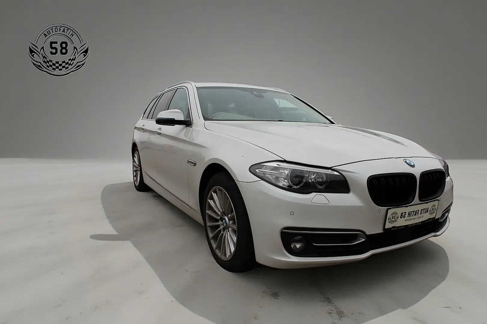 BMW 530 d xDrive Österreich-Paket Touring Aut. Weiß - 1