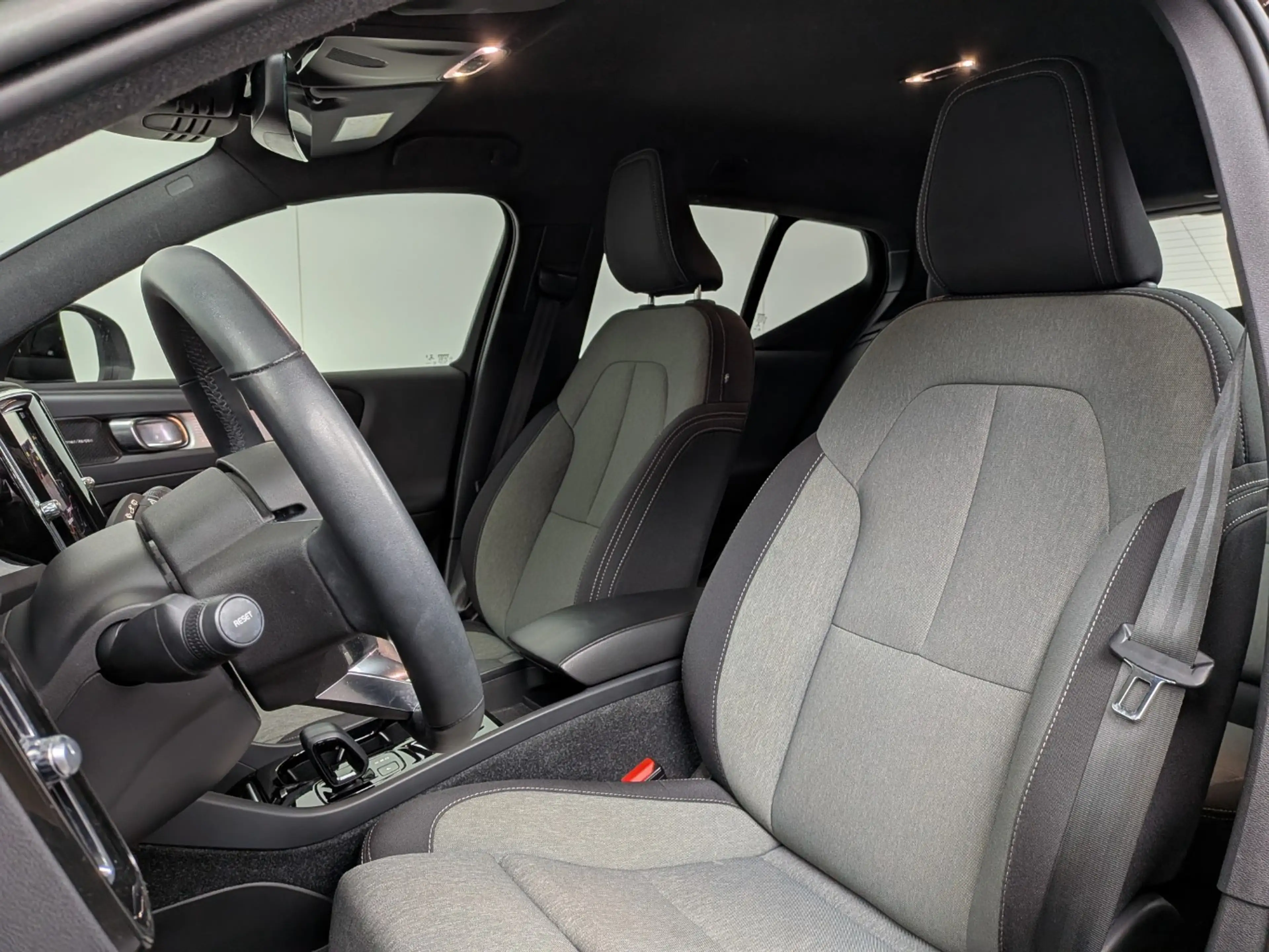 Volvo XC40 1.5 T4 Plug-in hybrid Plus Bright | Trekhaak | Pil — photo 6