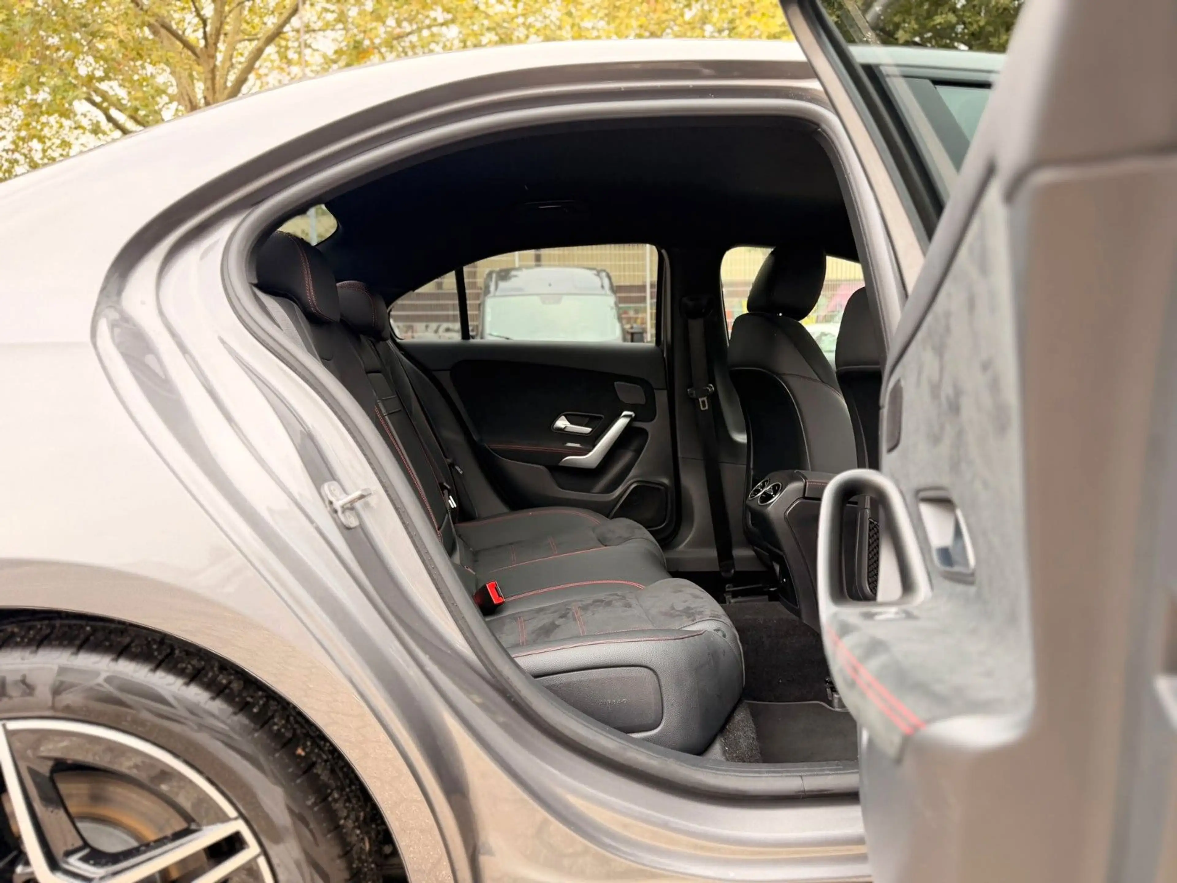 Mercedes-Benz A 200 Limousine MH AMG Line/Multibeam — photo 14
