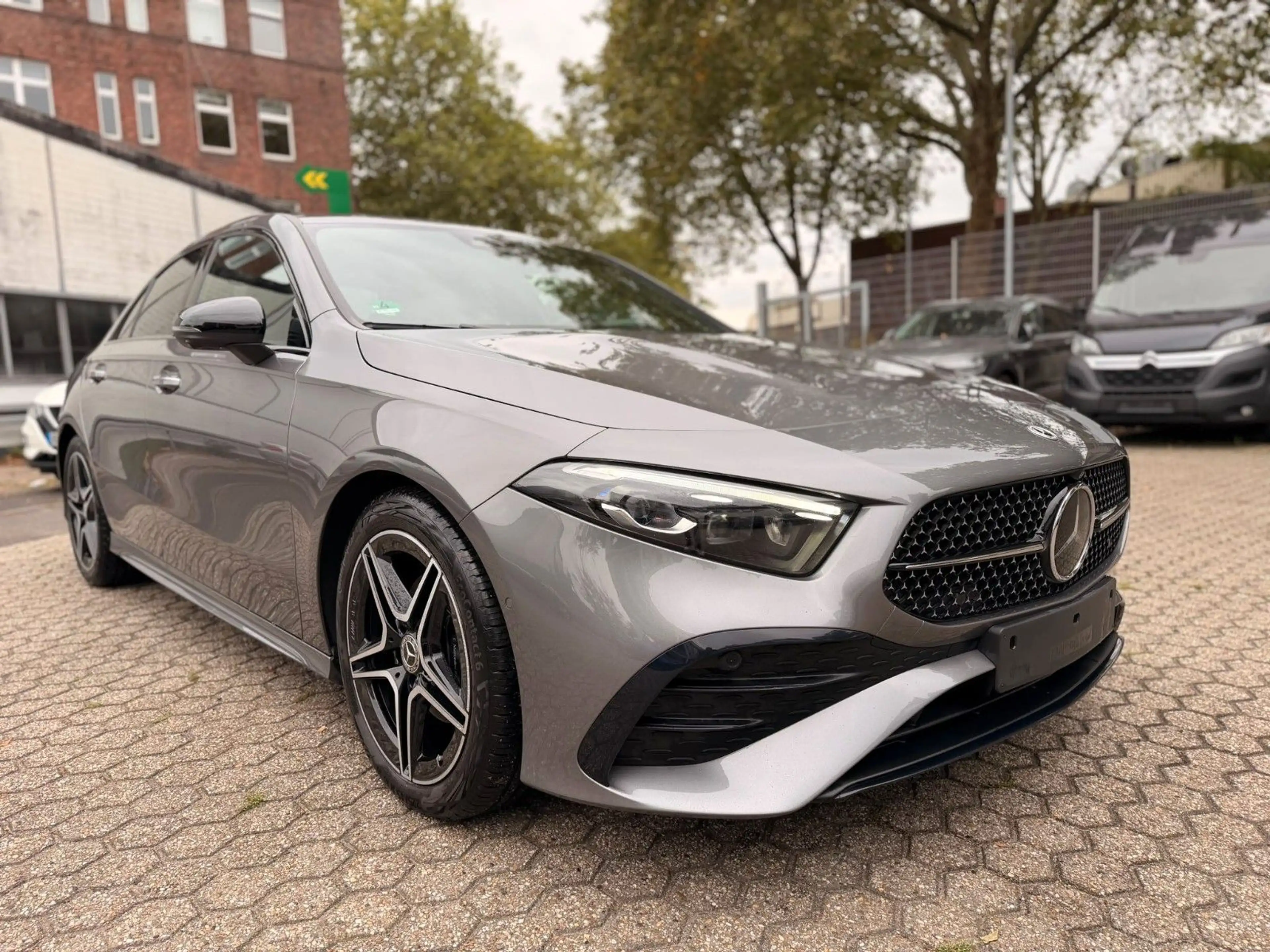 Mercedes-Benz A 200 Limousine MH AMG Line/Multibeam — photo 9
