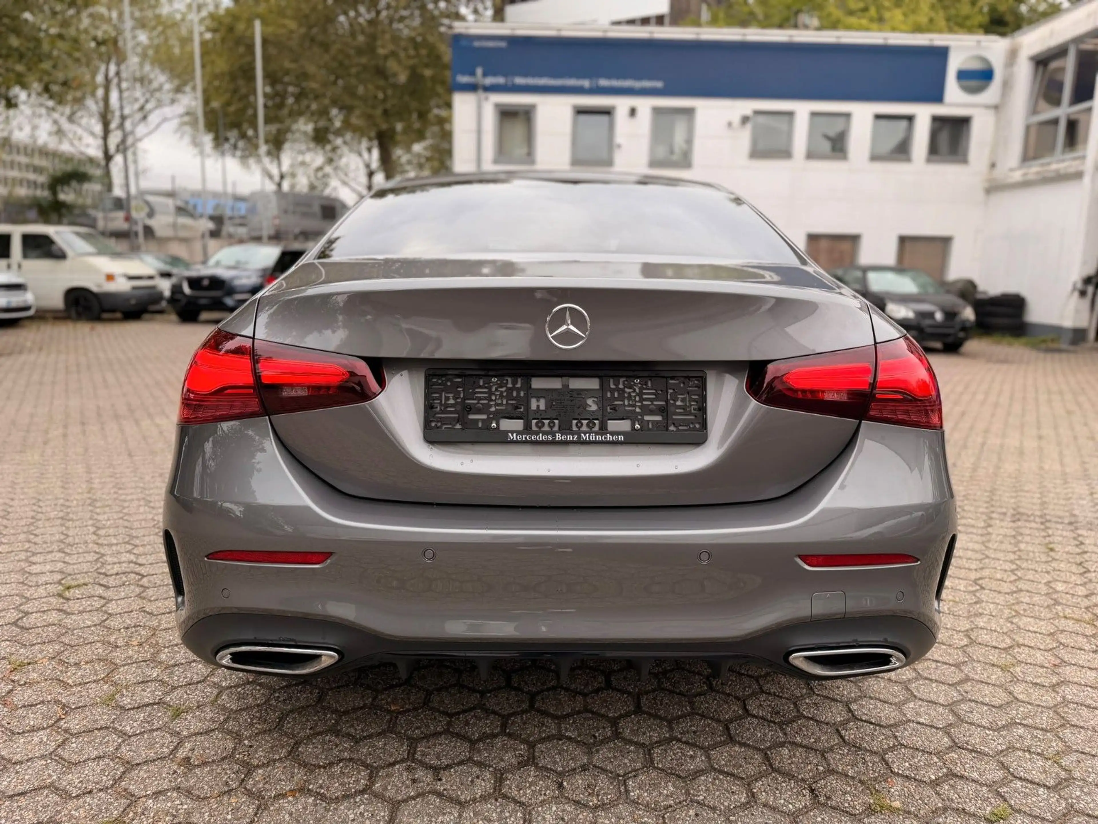 Mercedes-Benz A 200 Limousine MH AMG Line/Multibeam — photo 6