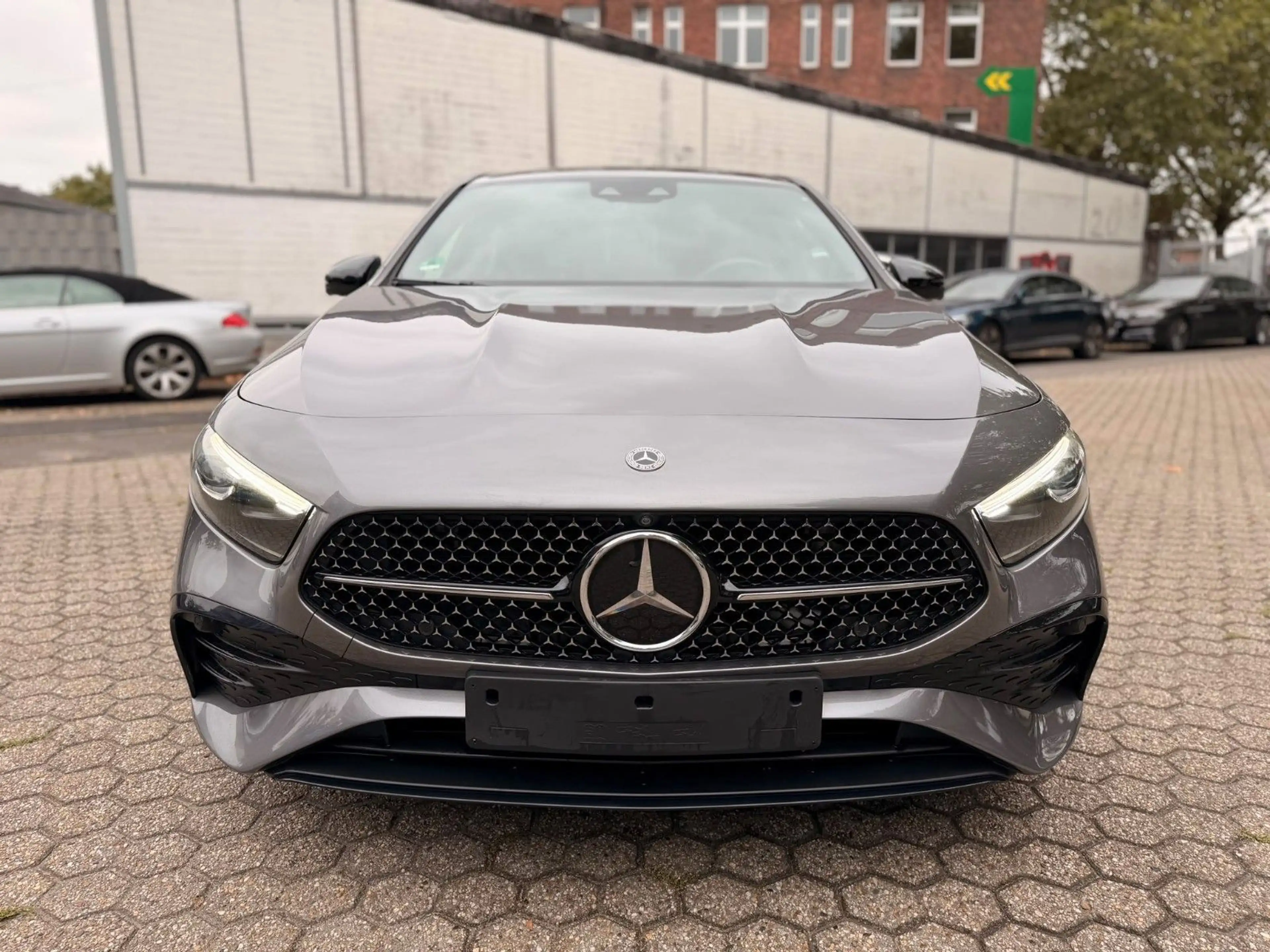 Mercedes-Benz A 200 Limousine MH AMG Line/Multibeam — photo 3