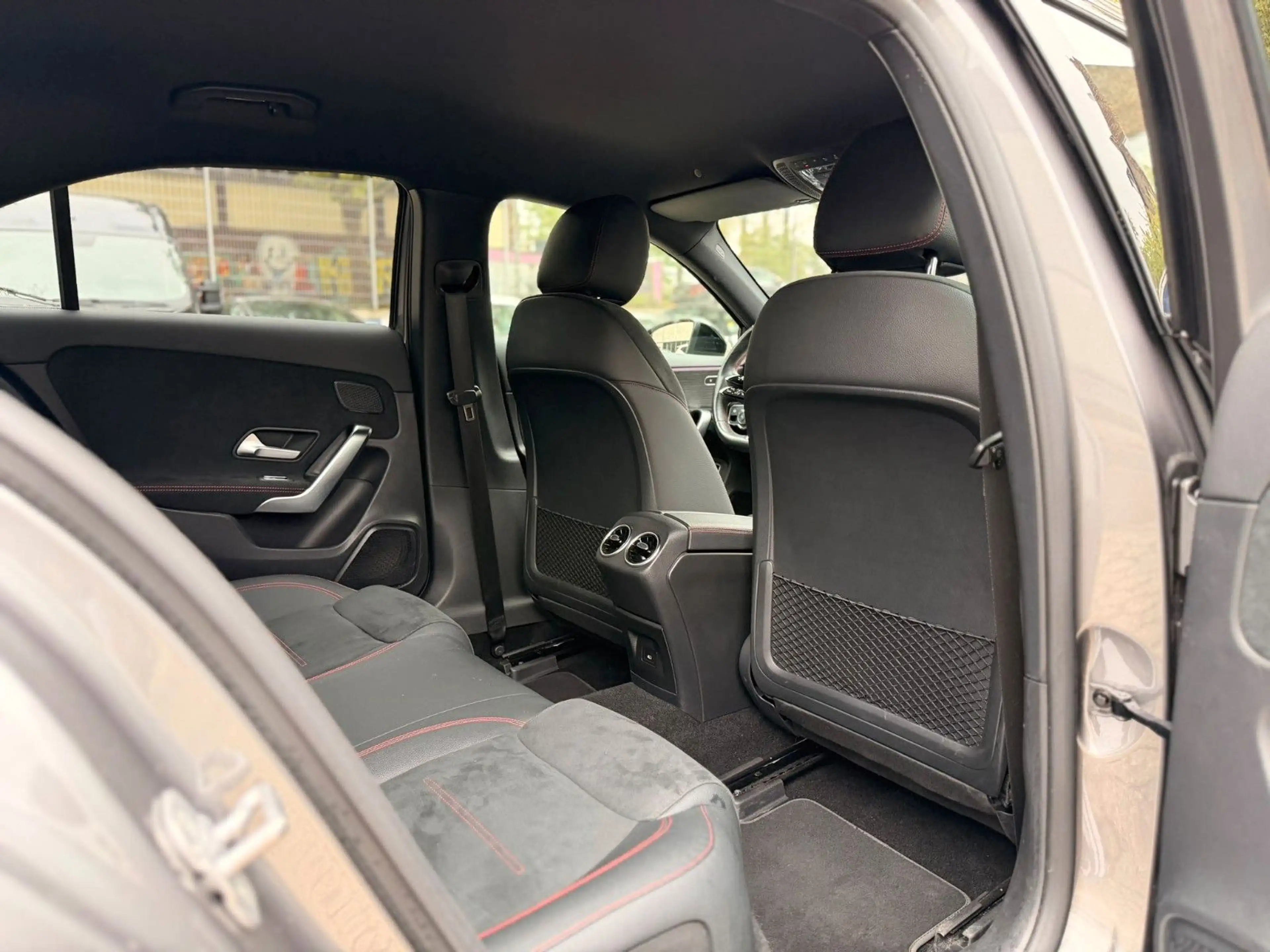 Mercedes-Benz A 200 Limousine MH AMG Line/Multibeam — photo 15