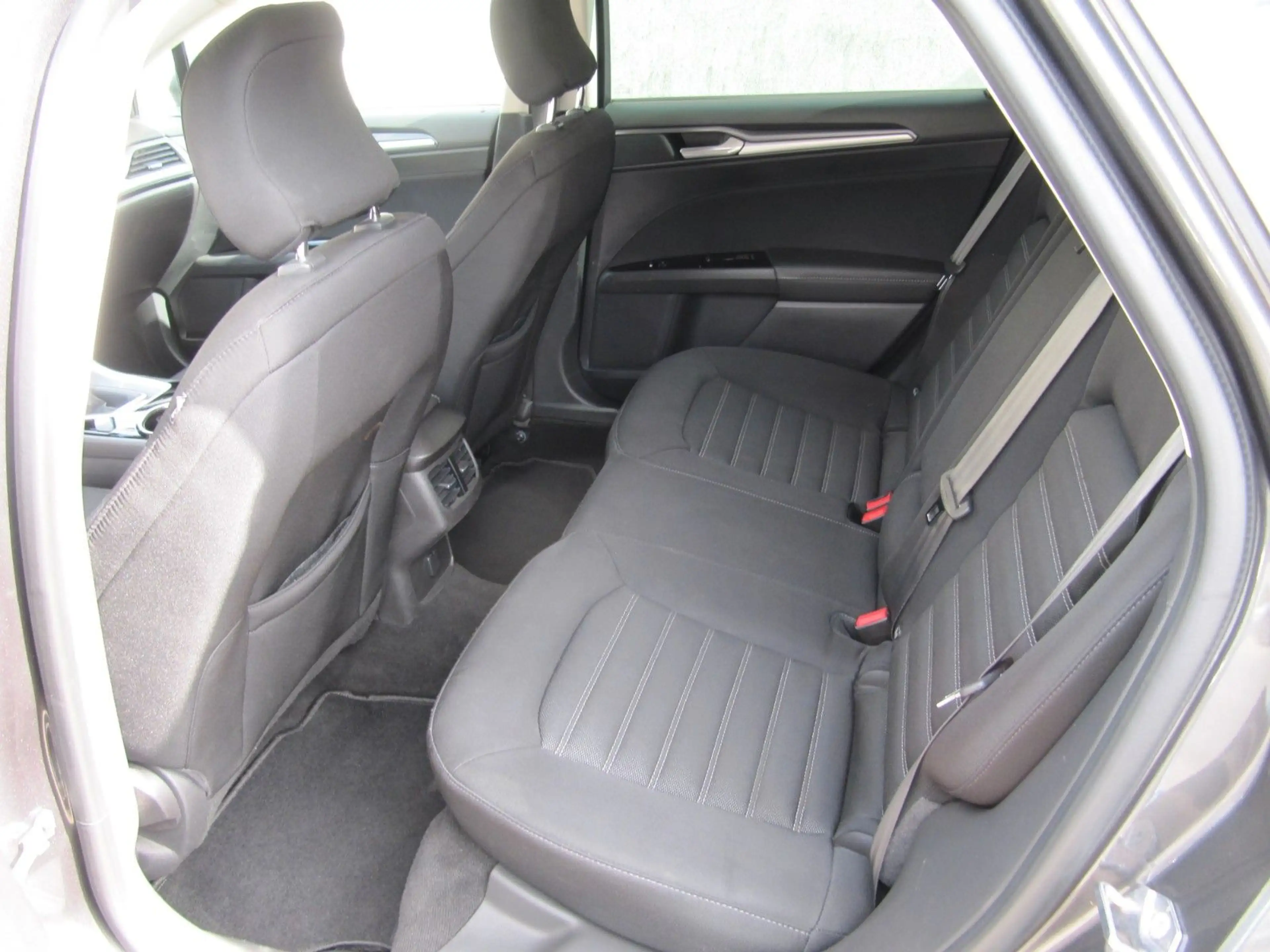 Ford Mondeo Turnier Trend — photo 10