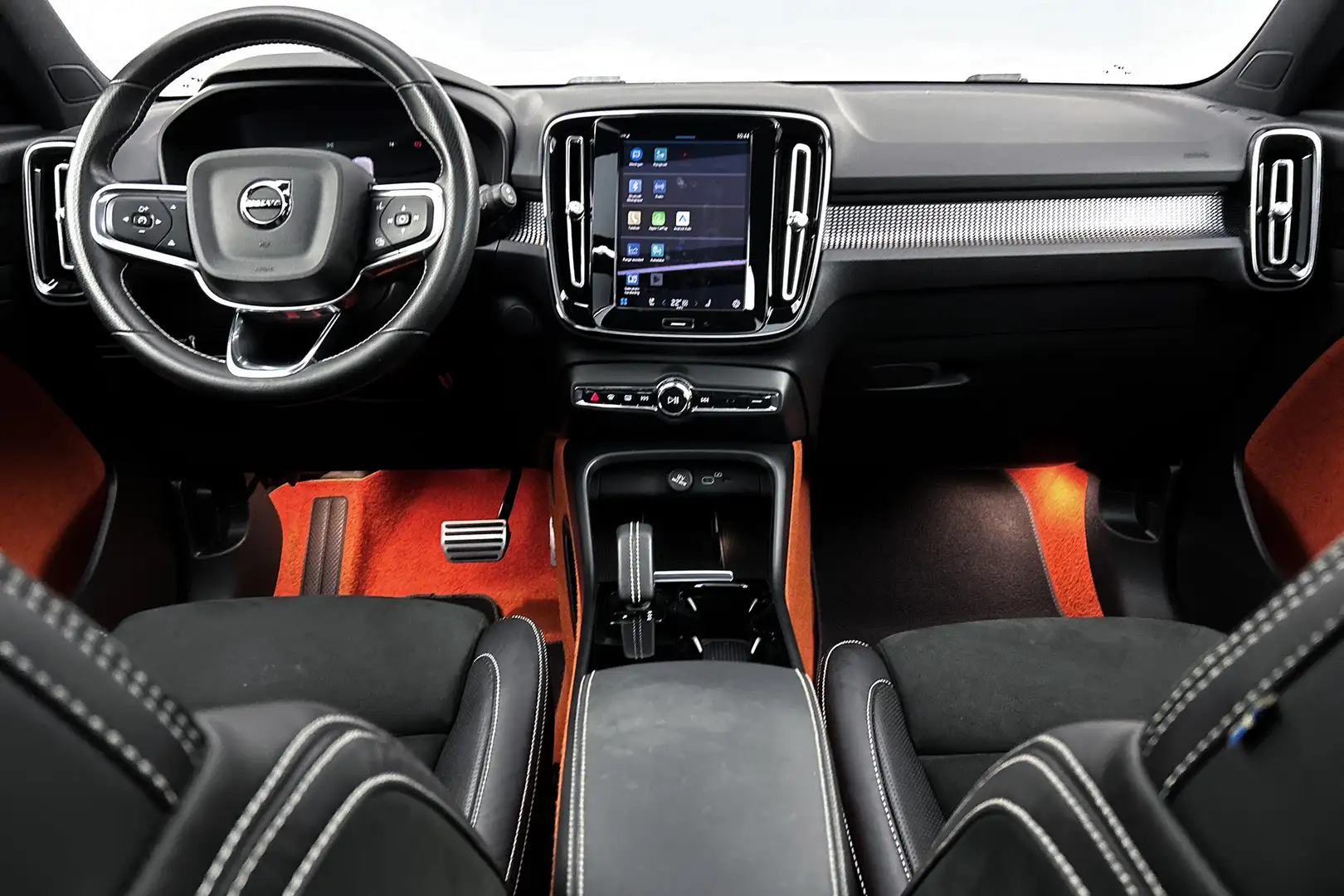 Volvo XC40 Recharge P8 AWD R-Design | Panoramadak | Trekhaak Noir - 2